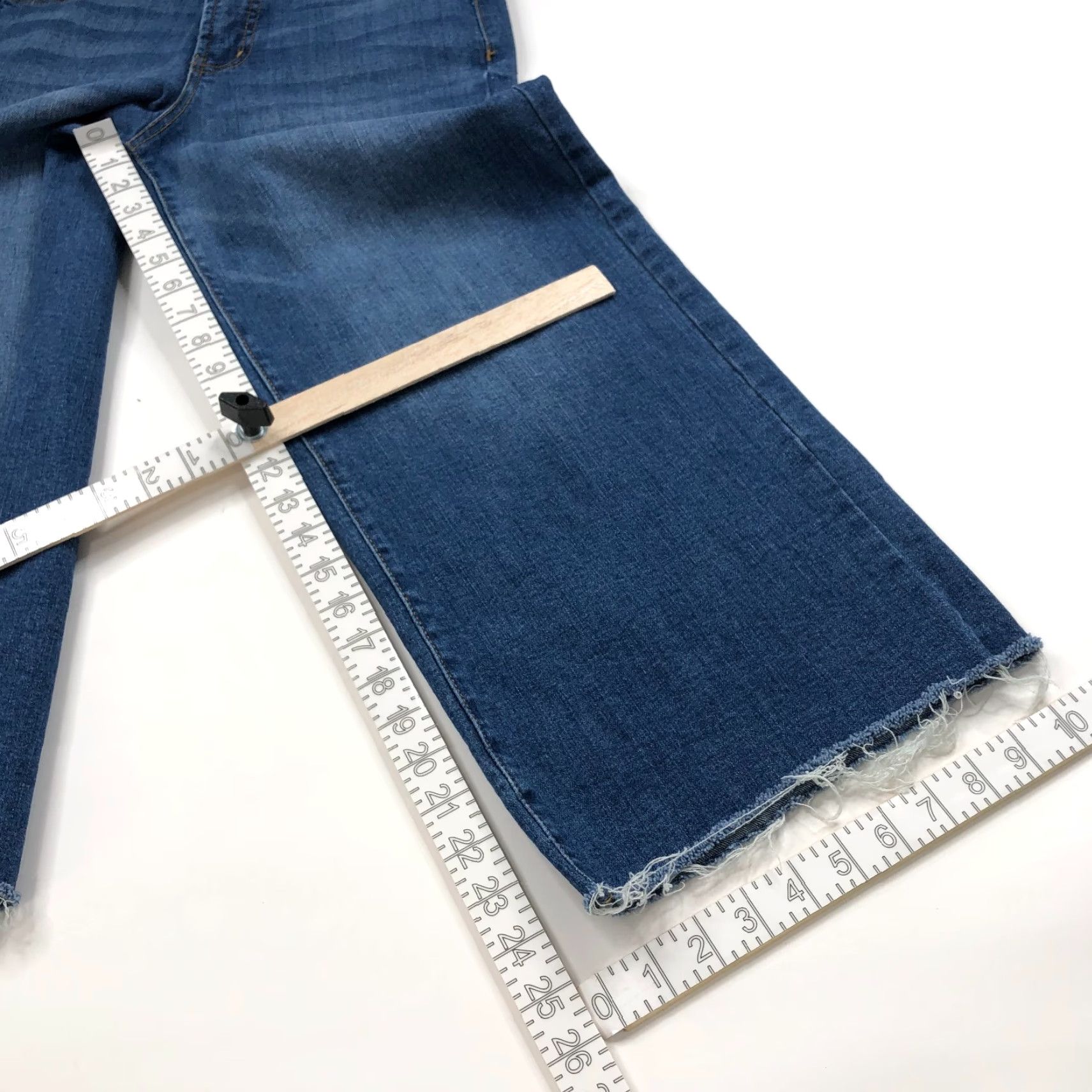 Vintage Oat New York Jeans Wide Leg 6/28 (Fit 28W 24L) High Rise Distressed Cut Off 28W 24L Blue Denim Jeans Size 28" / US 6 / IT 42 - 4 Thumbnail