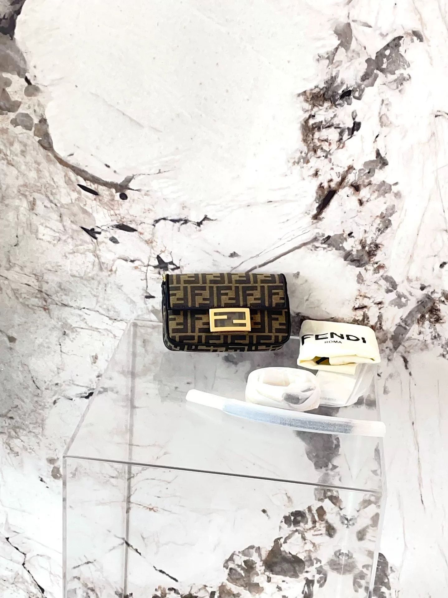Fendi Pre-loved Bag Very good condition Size ONE SIZE - 1 Thumbnail