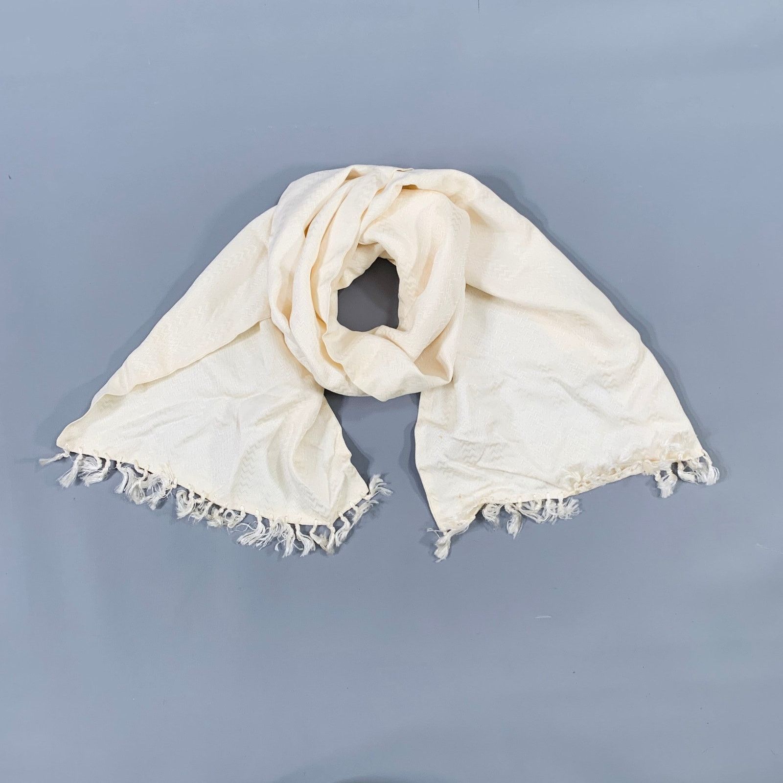 Vintage VINTAGE Cream Herringbone Jacquard Fringe Scarf Size ONE SIZE - 1 Thumbnail