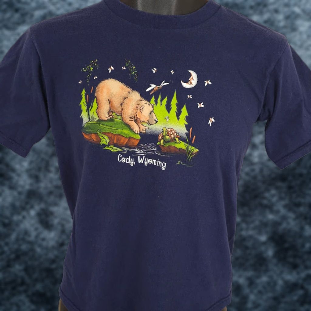 Fruit Of The Loom VINTAGE Cody Wyoming T Shirt Mens Size XS Blue Y2K Grizzly Bear Turtle Moon Size US XS / EU 42 / 0 - 1 Thumbnail