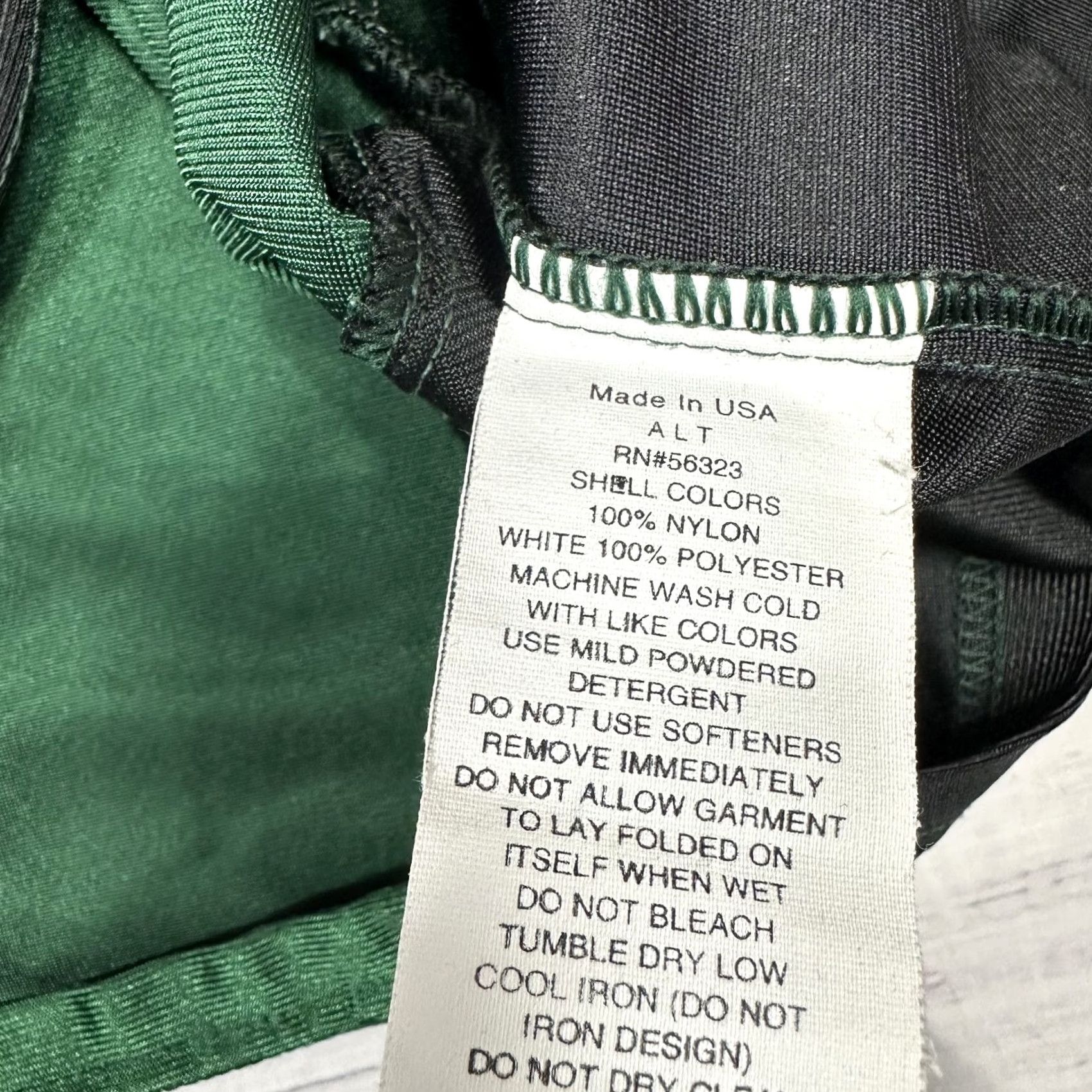 Nike VINTAGE Nike Women's T-Shirt Hillcrest Made In USA Nylon Sz XL Green Shirt Womens 80s 90s Concert Football? Size XL / US 12-14 / IT 48-50 - 5 Thumbnail