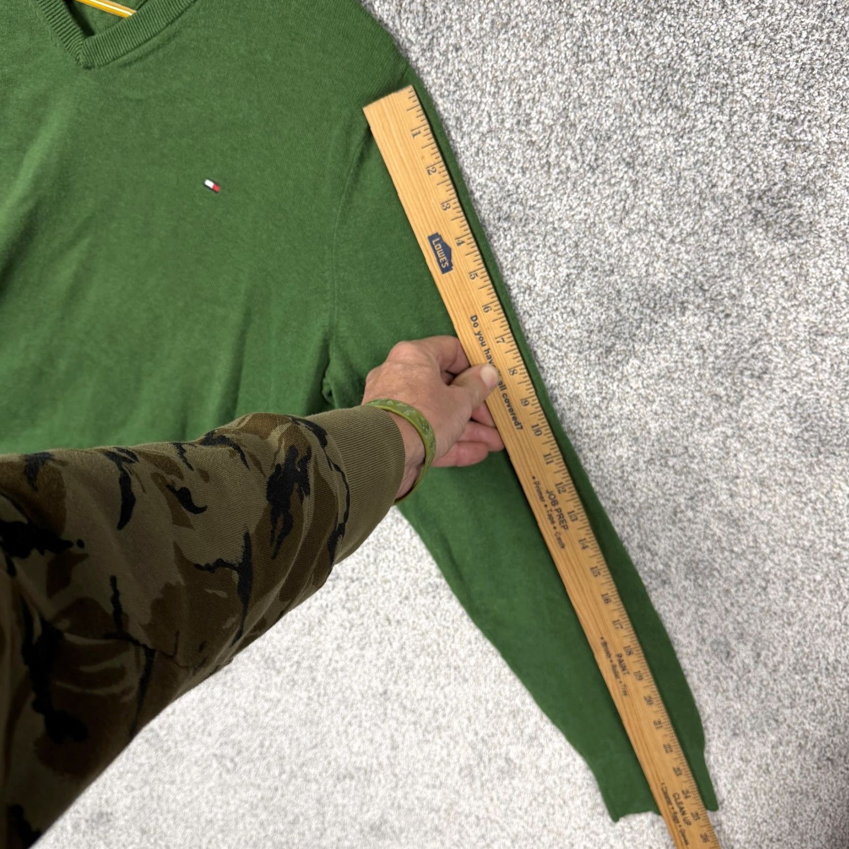 Tommy Hilfiger Tommy Hilfiger Sweater Men L Green Knit Solid V-Neck 100% Cotton Embroidered Logo Polo Pullover Classic Modern Size US L / EU 52-54 / 3 - 7 Thumbnail
