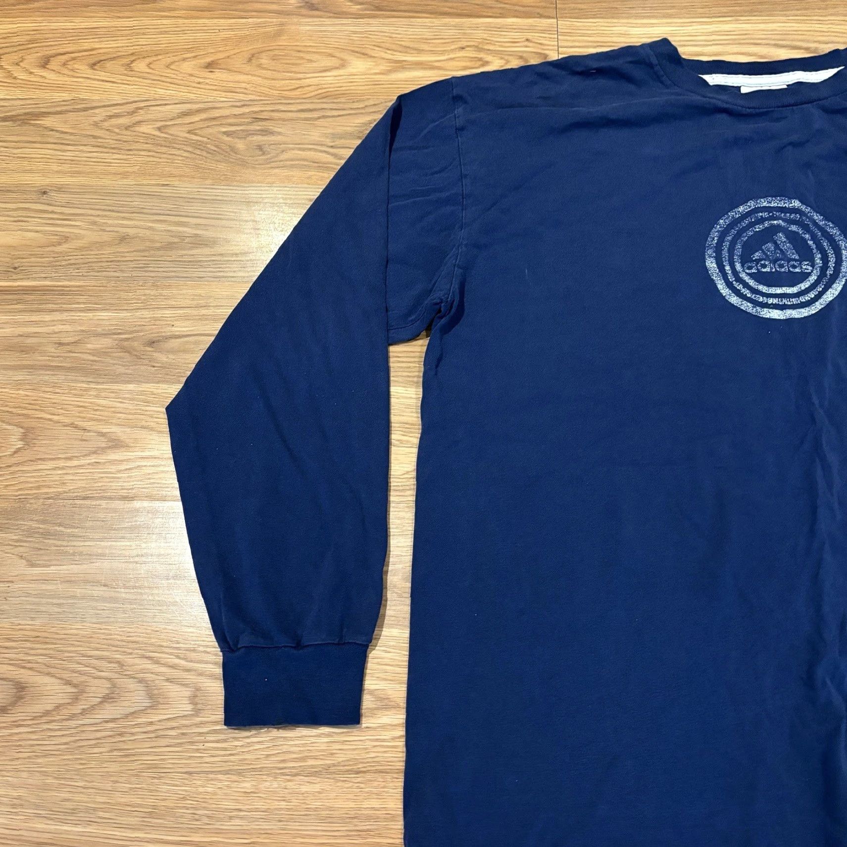 Adidas VINTAGE Adidas Faded Logo Navy Blue Long Sleeve T Shirt Mens Size Large Size US L / EU 52-54 / 3 - 6 Thumbnail