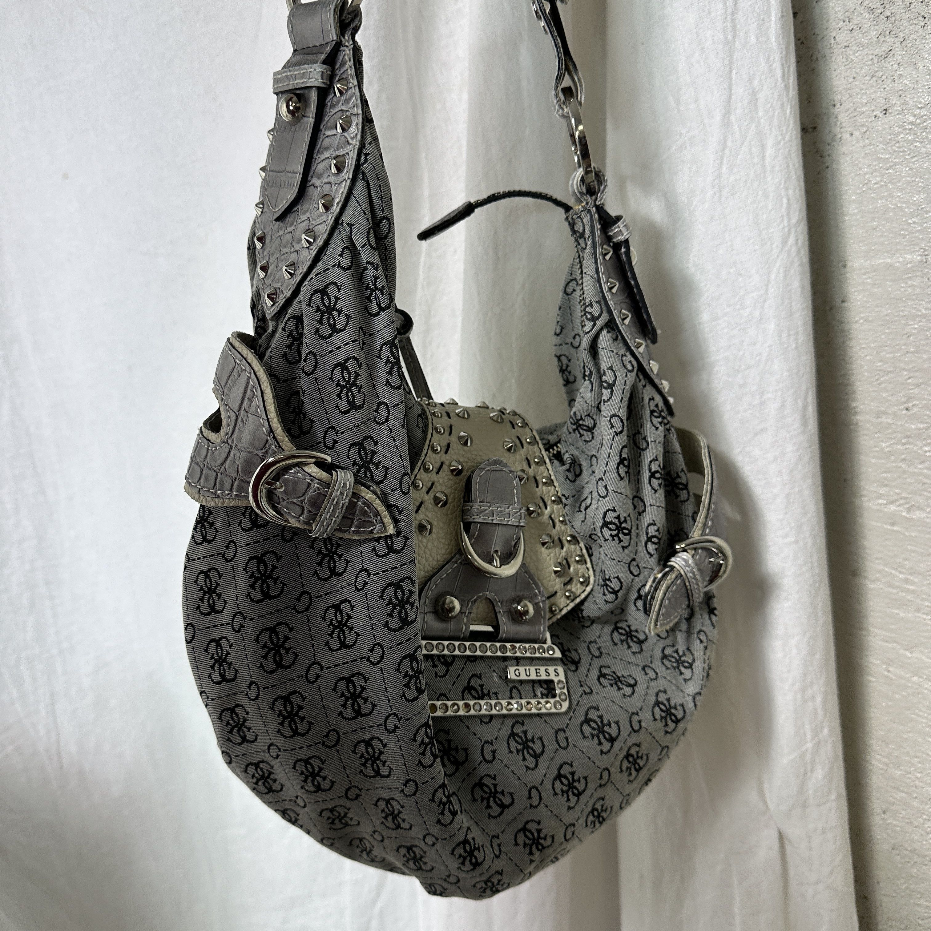 Guess Vintage Avant Garde Guess Hobo Monogram Silver Bag Y2K Size ONE SIZE - 9 Thumbnail