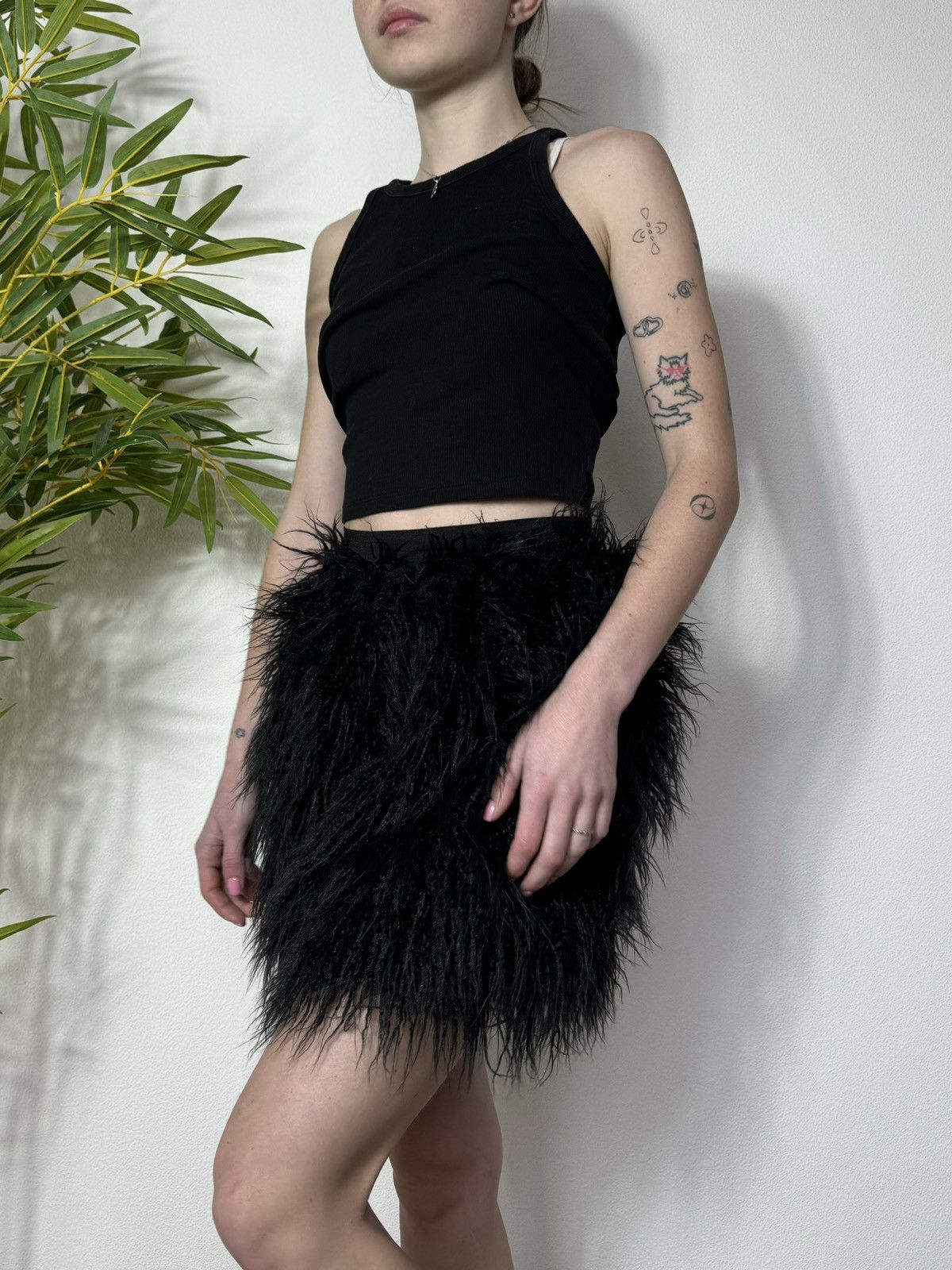 Vintage AVANT GARDE FLUFFY MOHAIR FAUX FUR MINI SKIRT Size 27" / US 4 / IT 40 - 6 Thumbnail