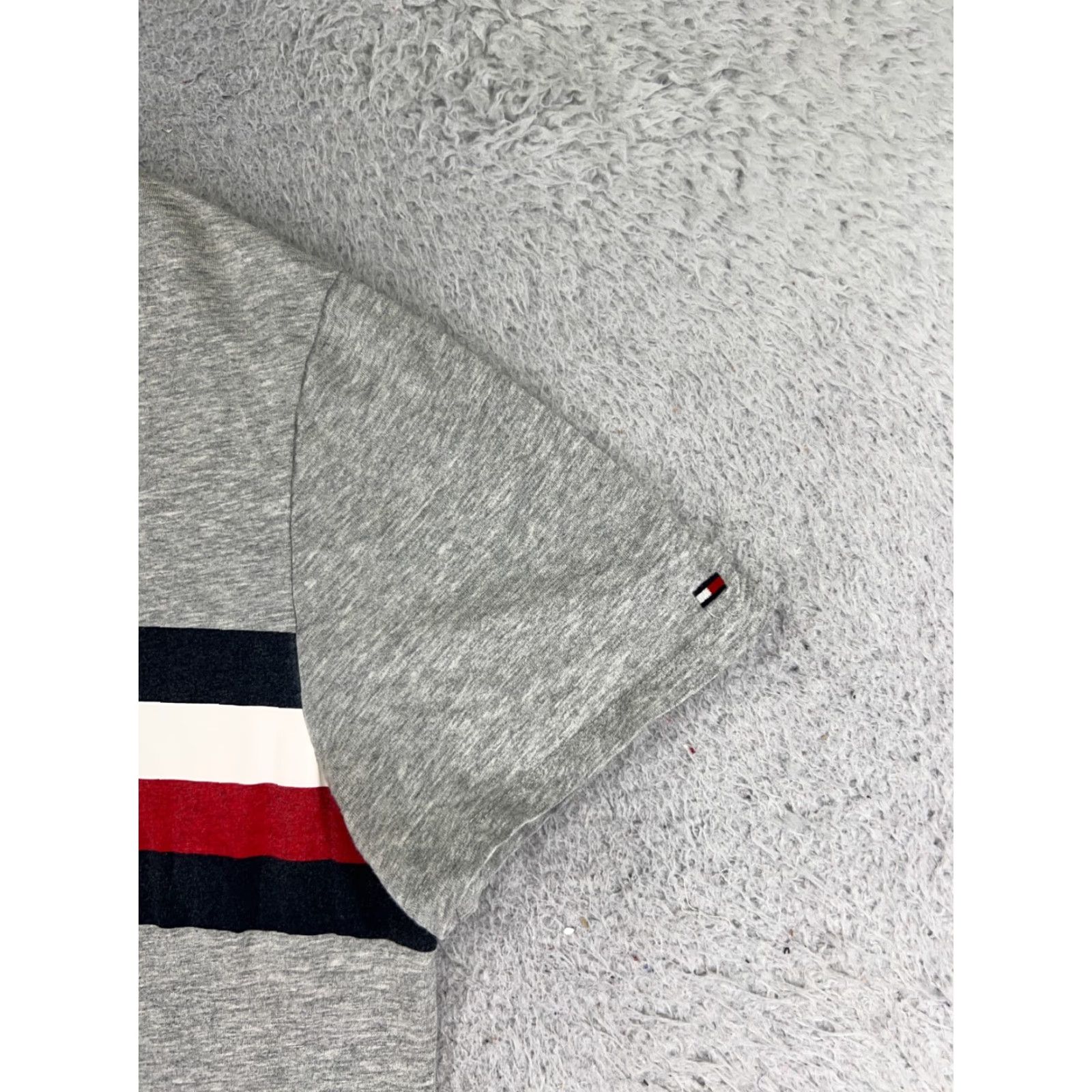 Tommy Hilfiger Tommy Hilfiger Shirt Adult Large Gray Stripe Short Sleeve Crew Neck 100% Cotton Logo Men L Gray Striped T-Shirt Mens Size US L / EU 52-54 / 3 - 2 Thumbnail