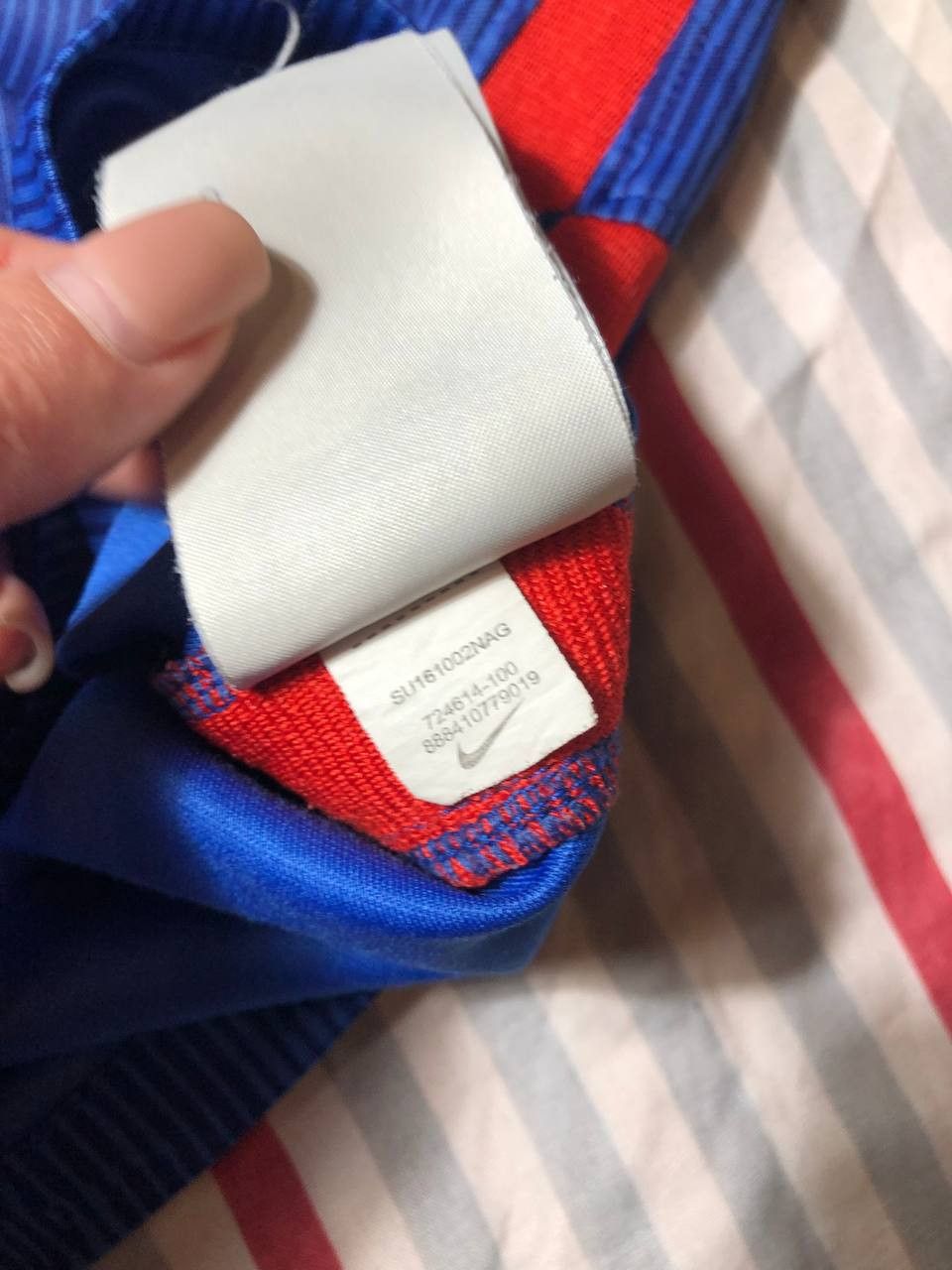 Nike × Vintage 90s Nike Central Swoosh Vintage Y2K Oversized Retro T-Shirt Size US M / EU 48-50 / 2 - 3 Thumbnail