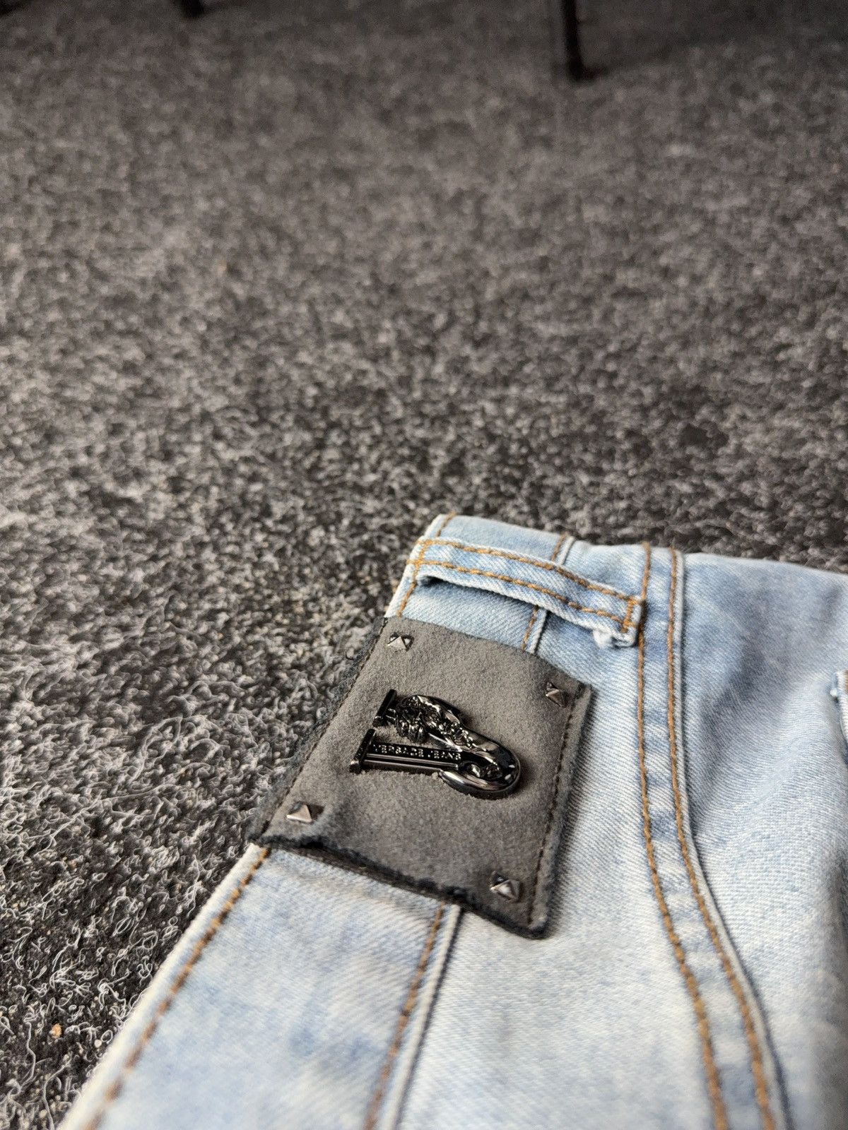 Versace Jeans Couture Luxury 00s Versace Jeans Slim Fit Light Wash Denim Jeans Size US 31 - 18 Thumbnail