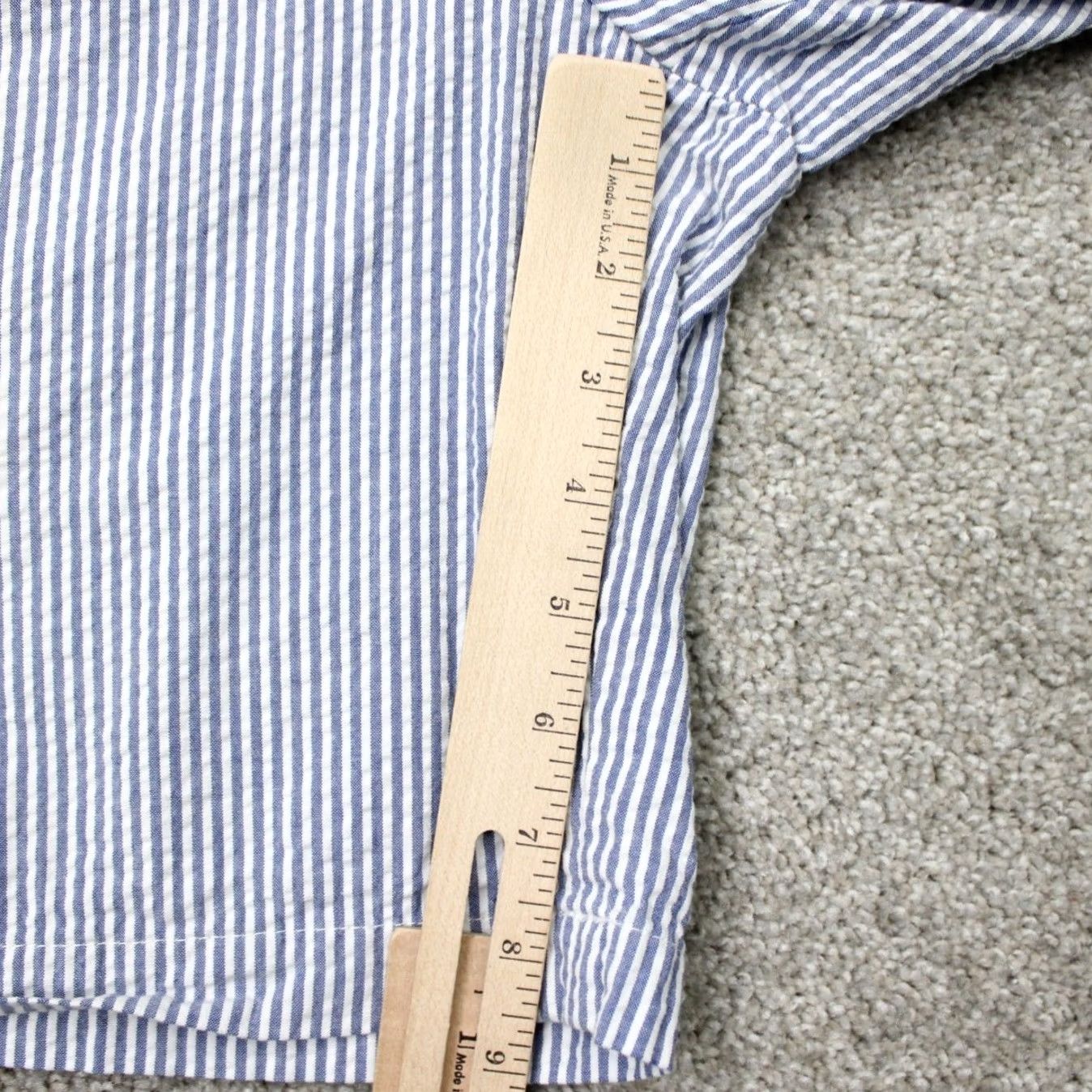 Jos. A. Bank Jos. A. Bank Chino Shorts Men 33 Blue/White Striped Seersucker Cotton Chino Shorts Casual Pockets 9in Inseam Regular Rise Mid-Topstitch? Size US 33 - 4 Thumbnail
