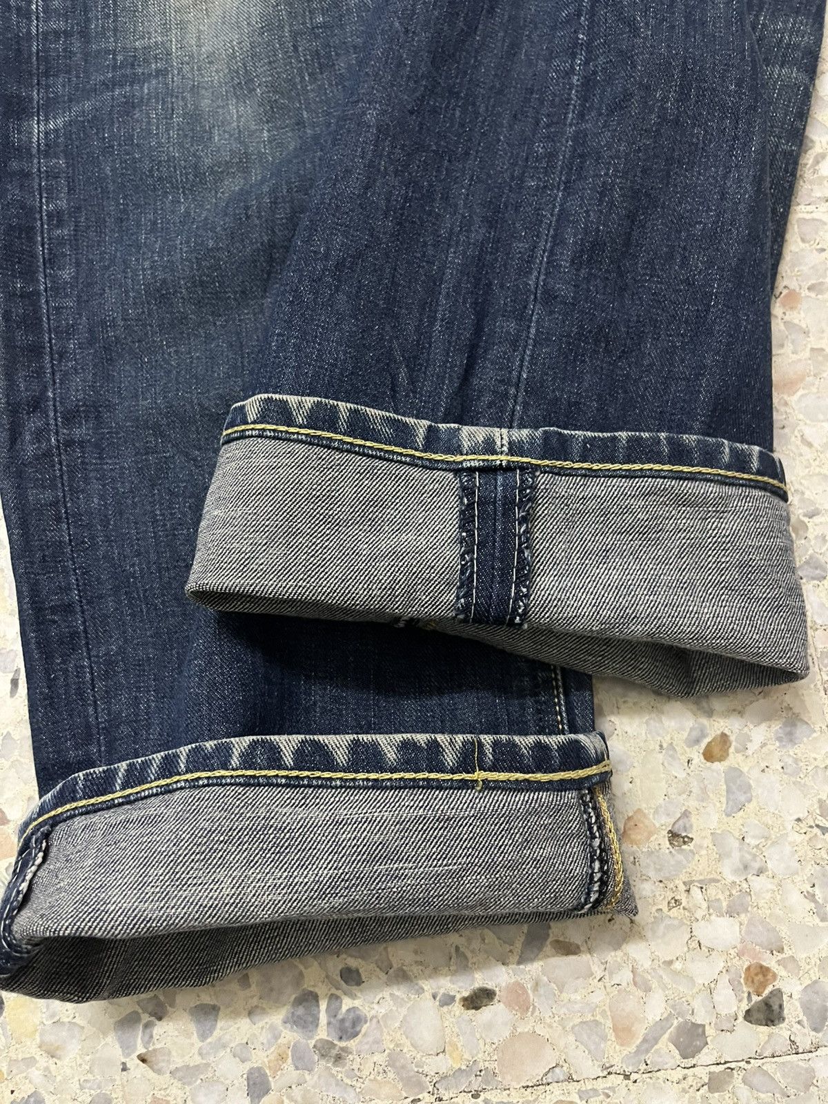 LEE Riders organic cotton distressed denim