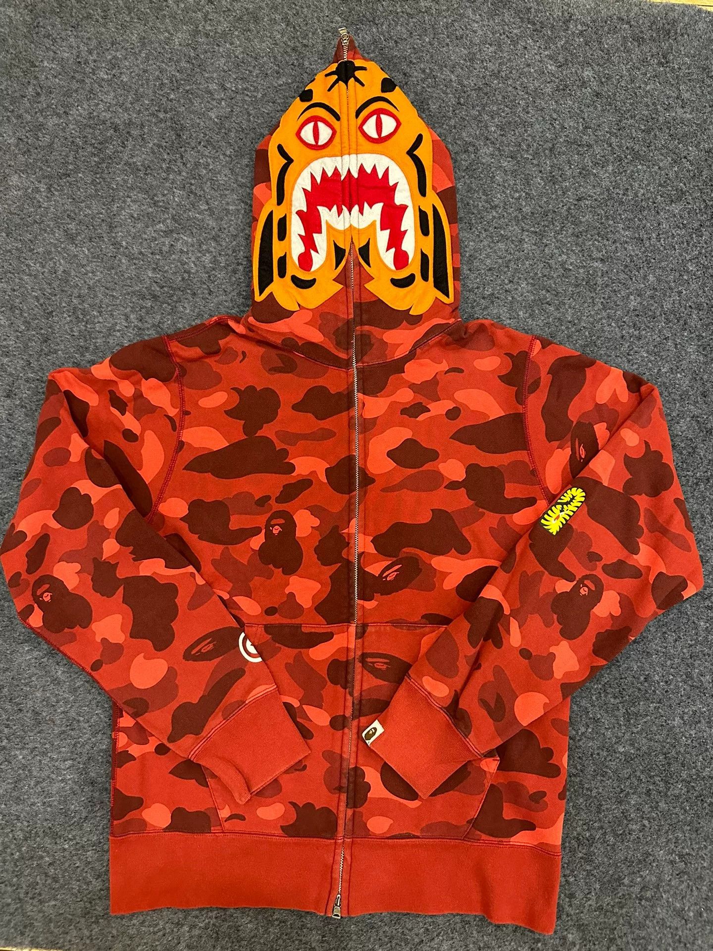 Bape Bape Multi Glow Sweatshirt Pullover Size US L / EU 52-54 / 3 - 1 Thumbnail