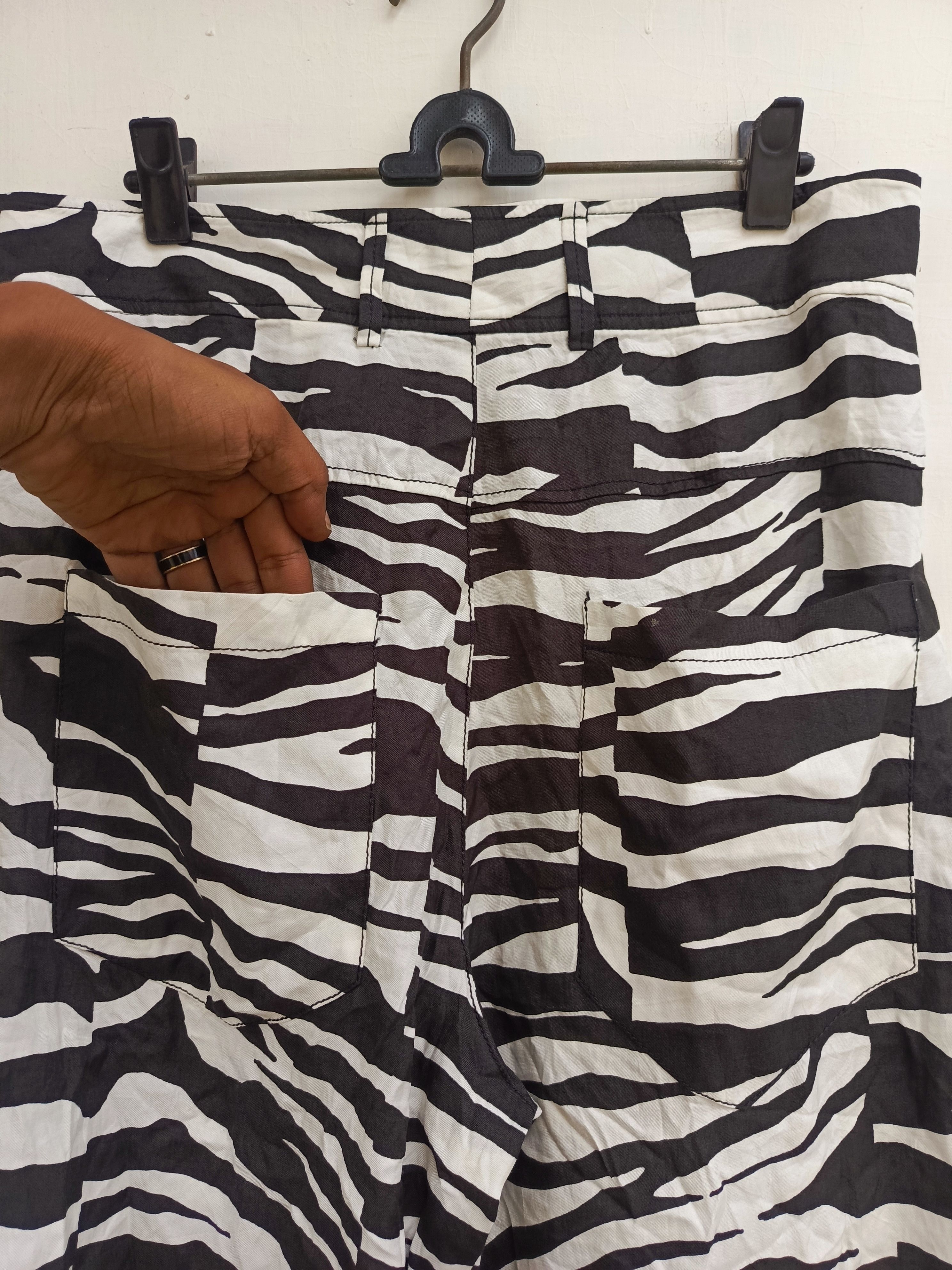 Zara Zara studio zebra pattern Size 28" / US 6 / IT 42 - 8 Thumbnail