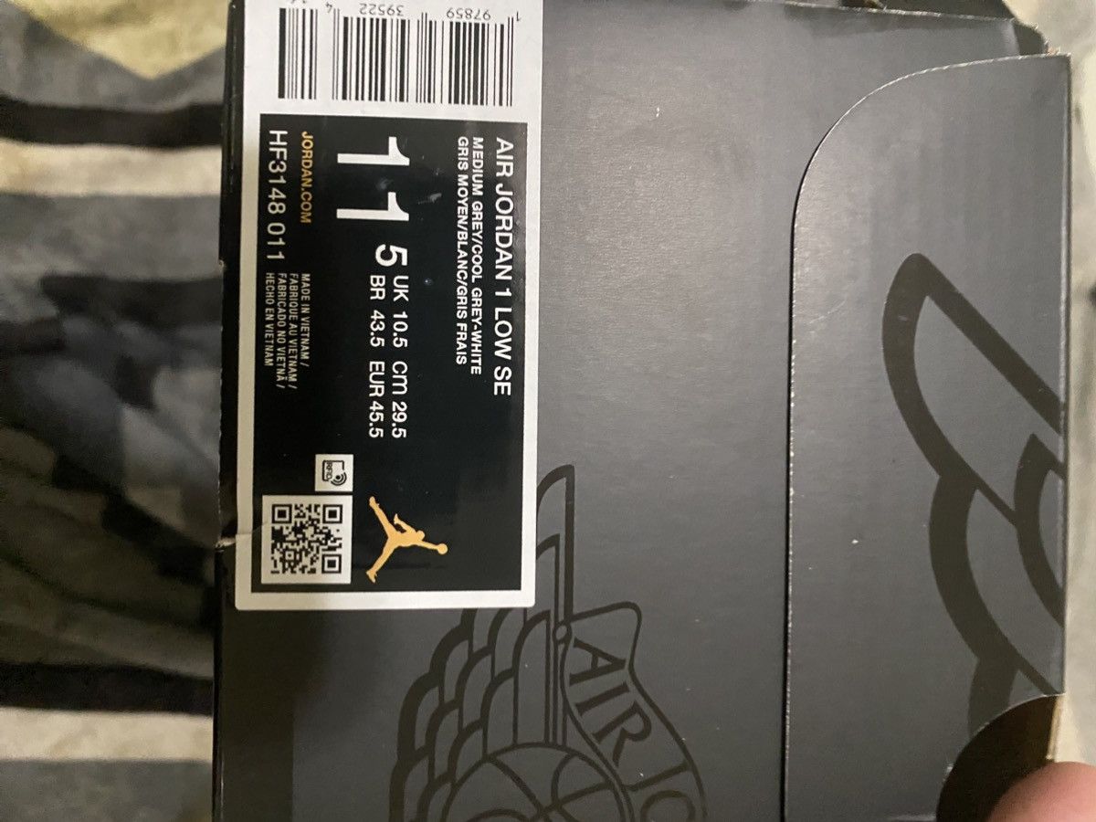 Nike Jordan one lows Size US 11.5 / EU 44-45 - 6 Thumbnail