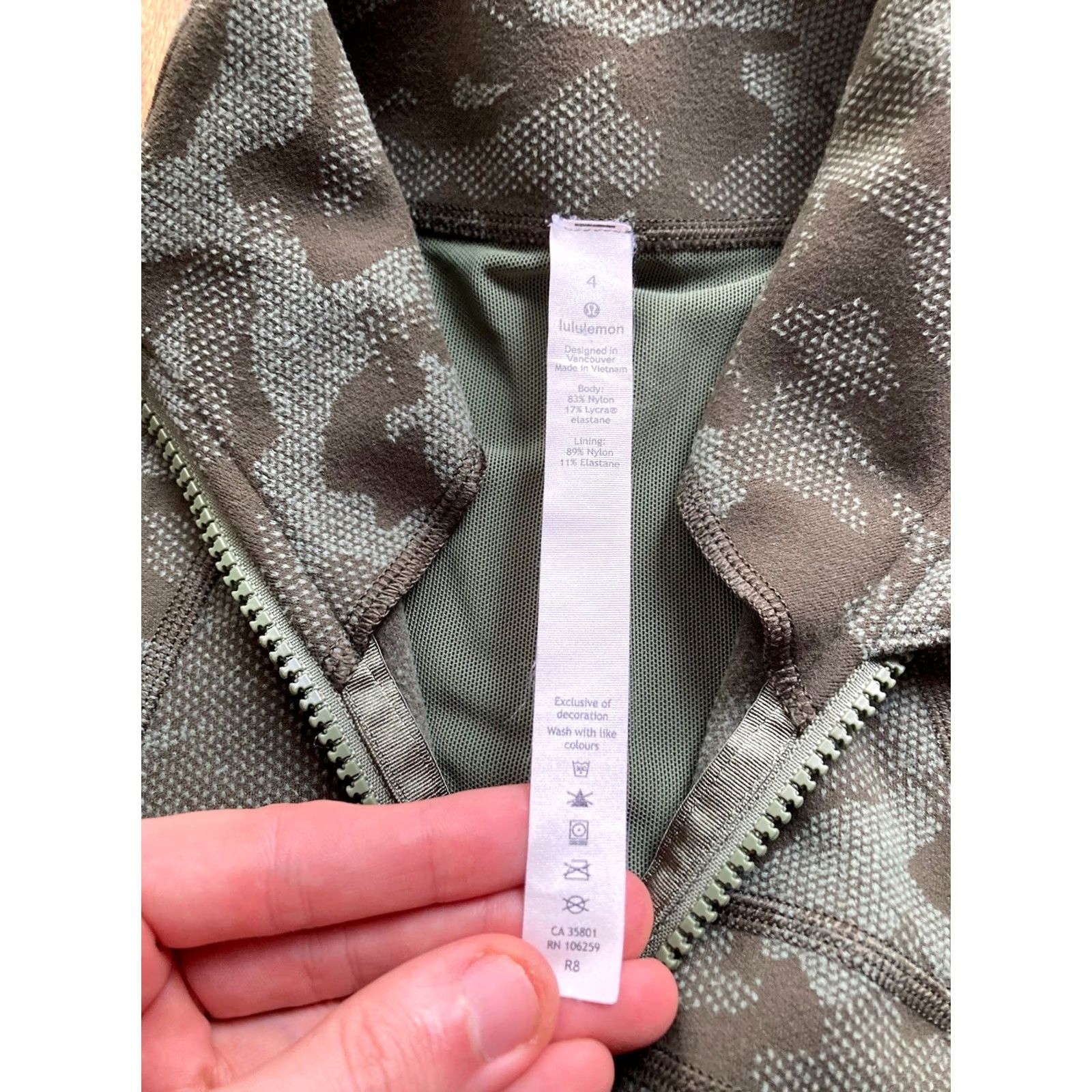 Lululemon Lululemon Define Jacket Womens Size 4 Camouflage Olive Green Full Zip Heritage Nylon Green Womens Size S / US 4 / IT 40 - 7 Thumbnail