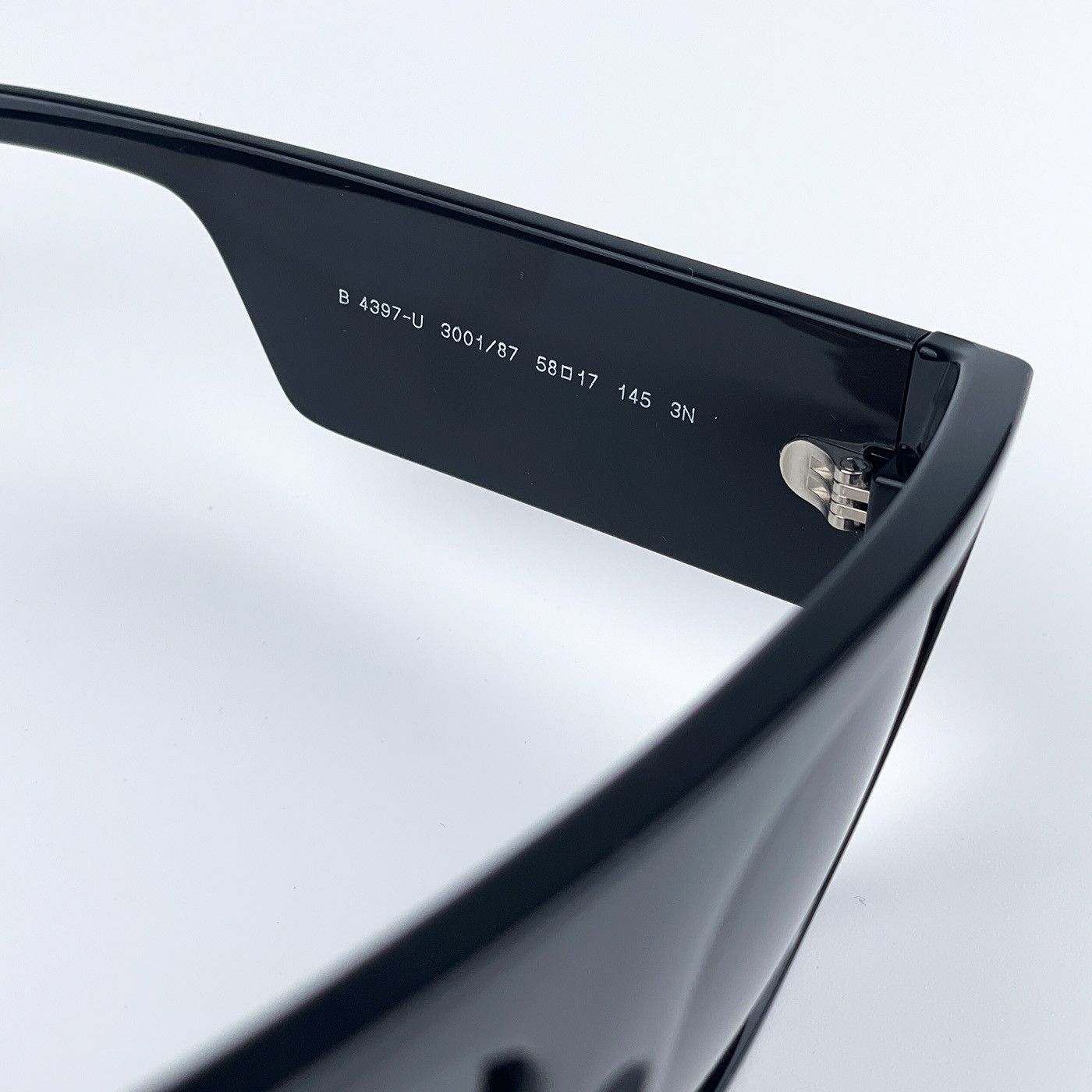Burberry NEW Burberry BE4397U MICAH 300187 Square Unisex Sunglasses Size ONE SIZE - 8 Thumbnail