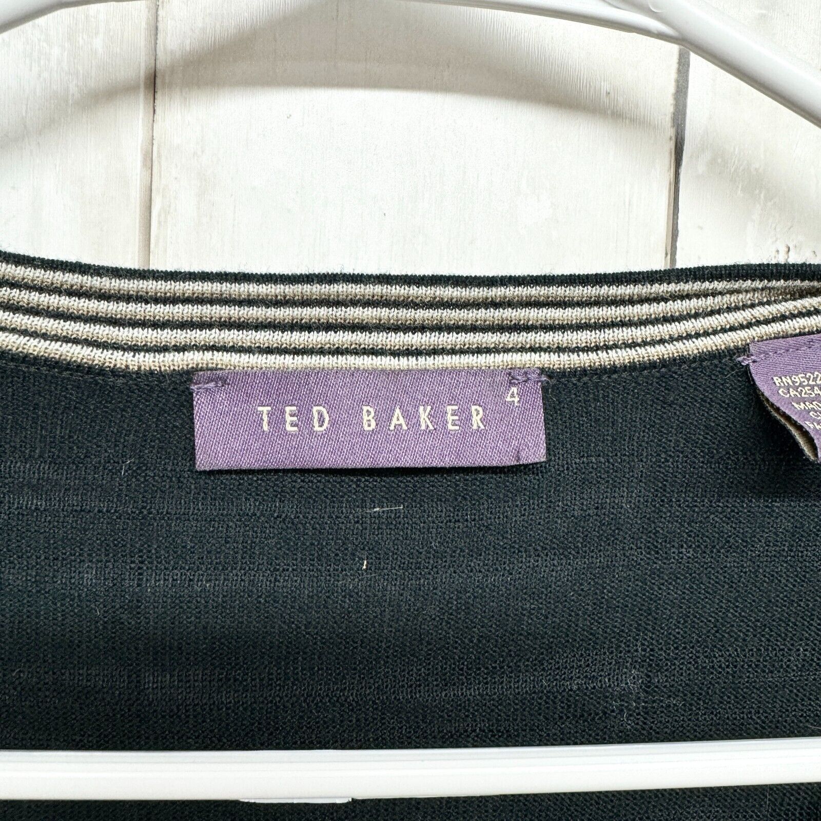 Ted Baker Ted Baker Sweater Size 4(10) Black Deep V Long Sleeve Cotton Size S / US 4 / IT 40 - 2 Thumbnail