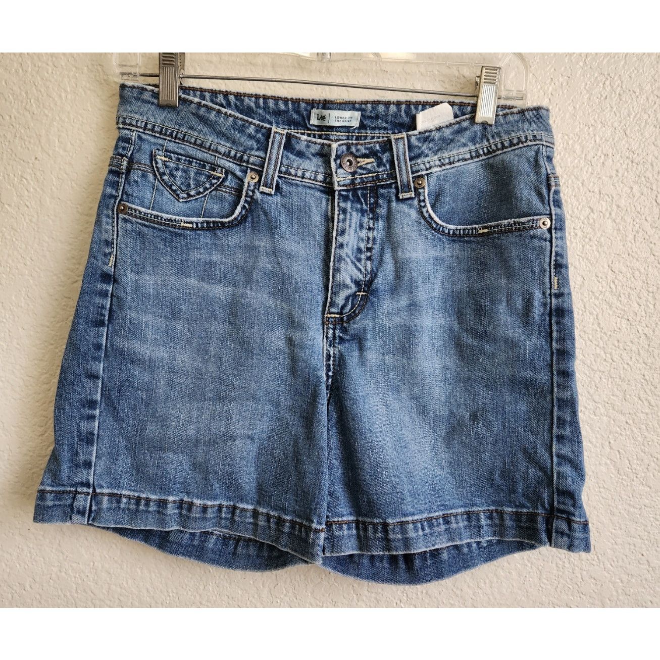 Lee Lee Lower On Waist Blue Denim Shorts 8 Lightweight Size 30" / US 8 / IT 44 - 1 Thumbnail
