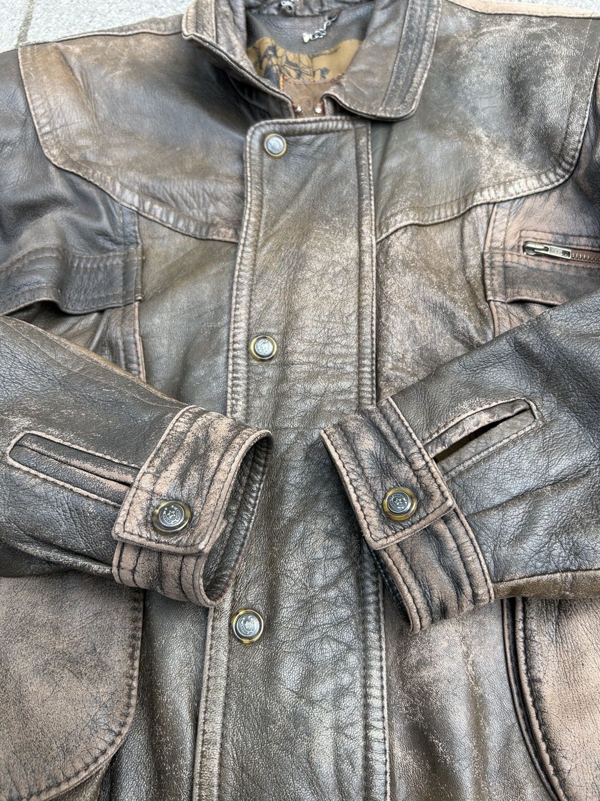 Vintage Vintage 1990s Gino Bertoni Distressed brown Leather Bomber Size US L / EU 52-54 / 3 - 6 Thumbnail