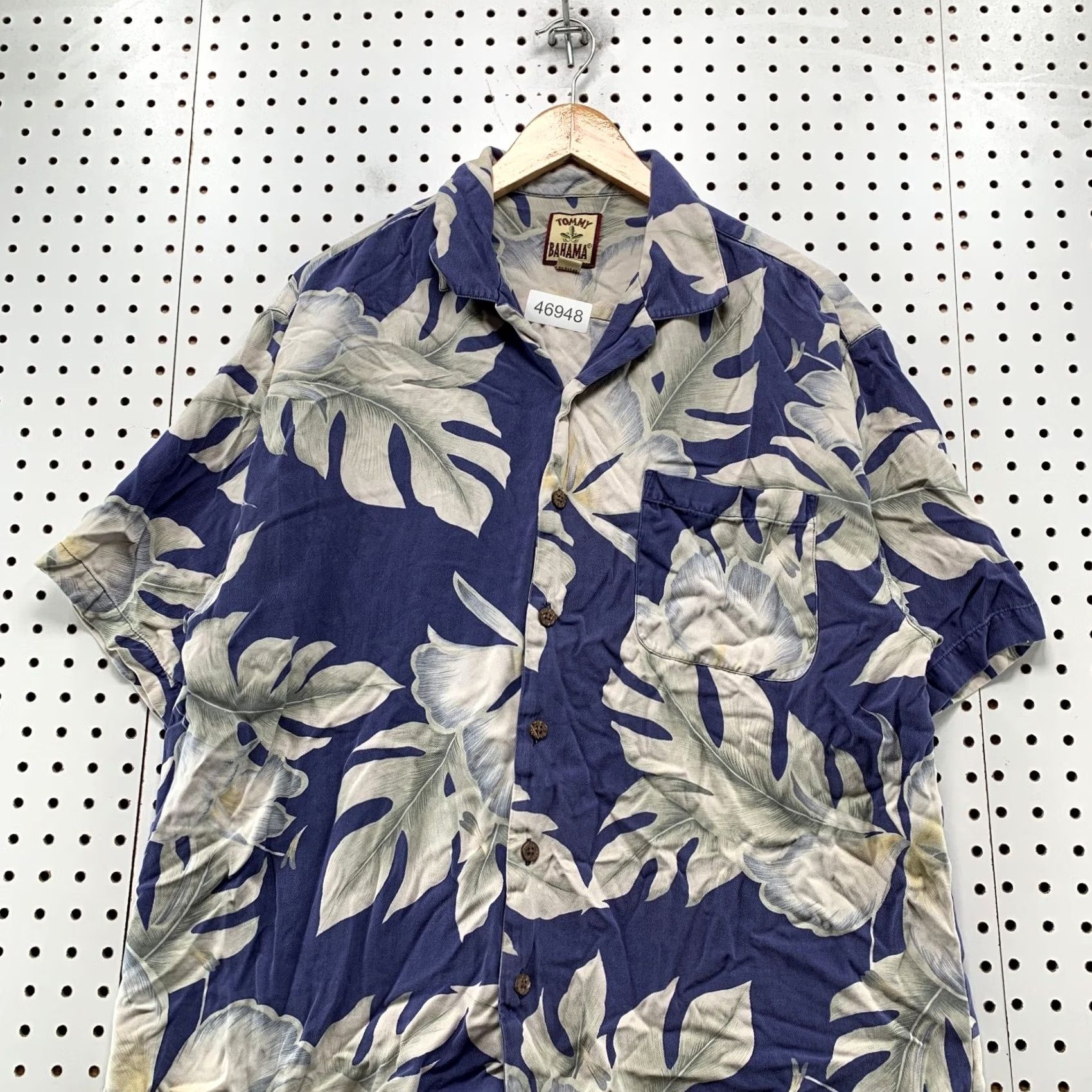 Tommy Bahama VINTAGE Tommy Bahama Button-Up Shirt Mens L Blue Floral Silk Aloha 100% Autumn? Size US L / EU 52-54 / 3 - 4 Thumbnail