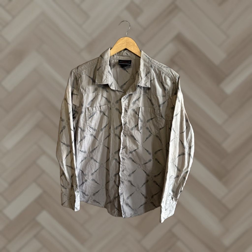 Vintage Assassins Creed Mens Gray Long Sleeve Button-Up Shirt Size Large Graphic Shirt Mens Gray Long Sleeve Button-Up Graphic Charter? Size US S / EU 44-46 / 1 - 1 Thumbnail