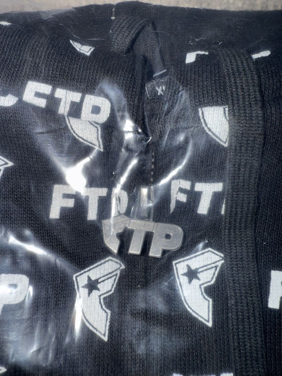 Famous Stars And Straps × Fuck The Population FTP x Famous All Over Logo Zip Hoodie Black XL Size US XL / EU 56 / 4 - 4 Thumbnail