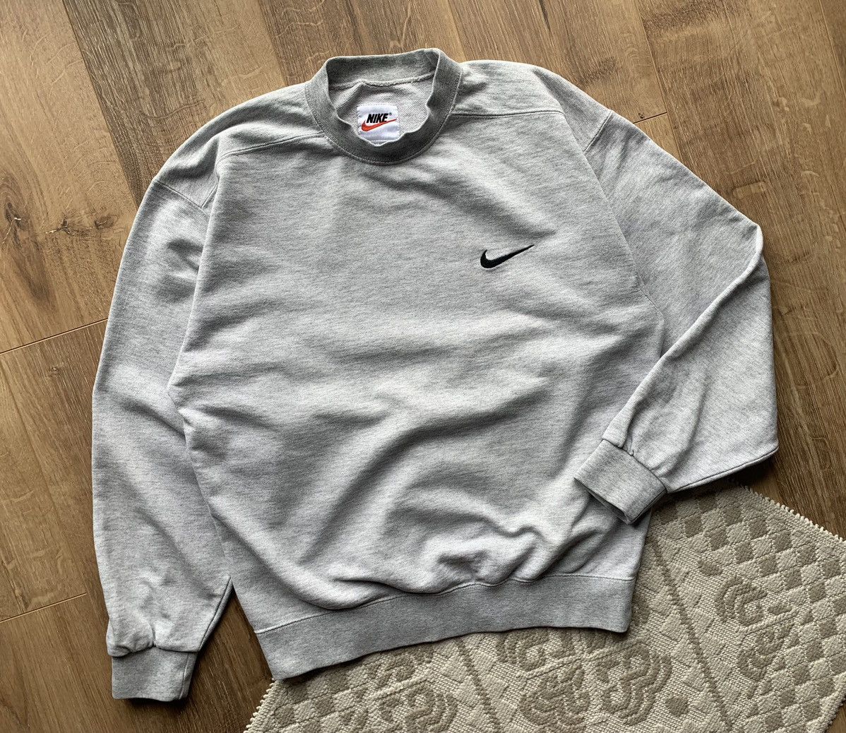 Nike Vintage Nike embroidered swoosh sweatshirt Size US S / EU 44-46 / 1 - 1 Thumbnail