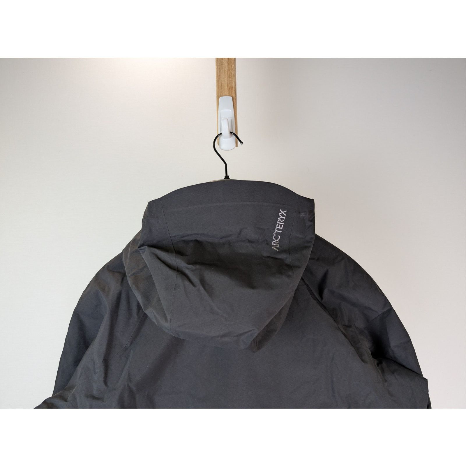 Arc'teryx o1rshd1 Sabre Insulated Jacket in Black Size US L / EU 52-54 / 3 - 14 Thumbnail