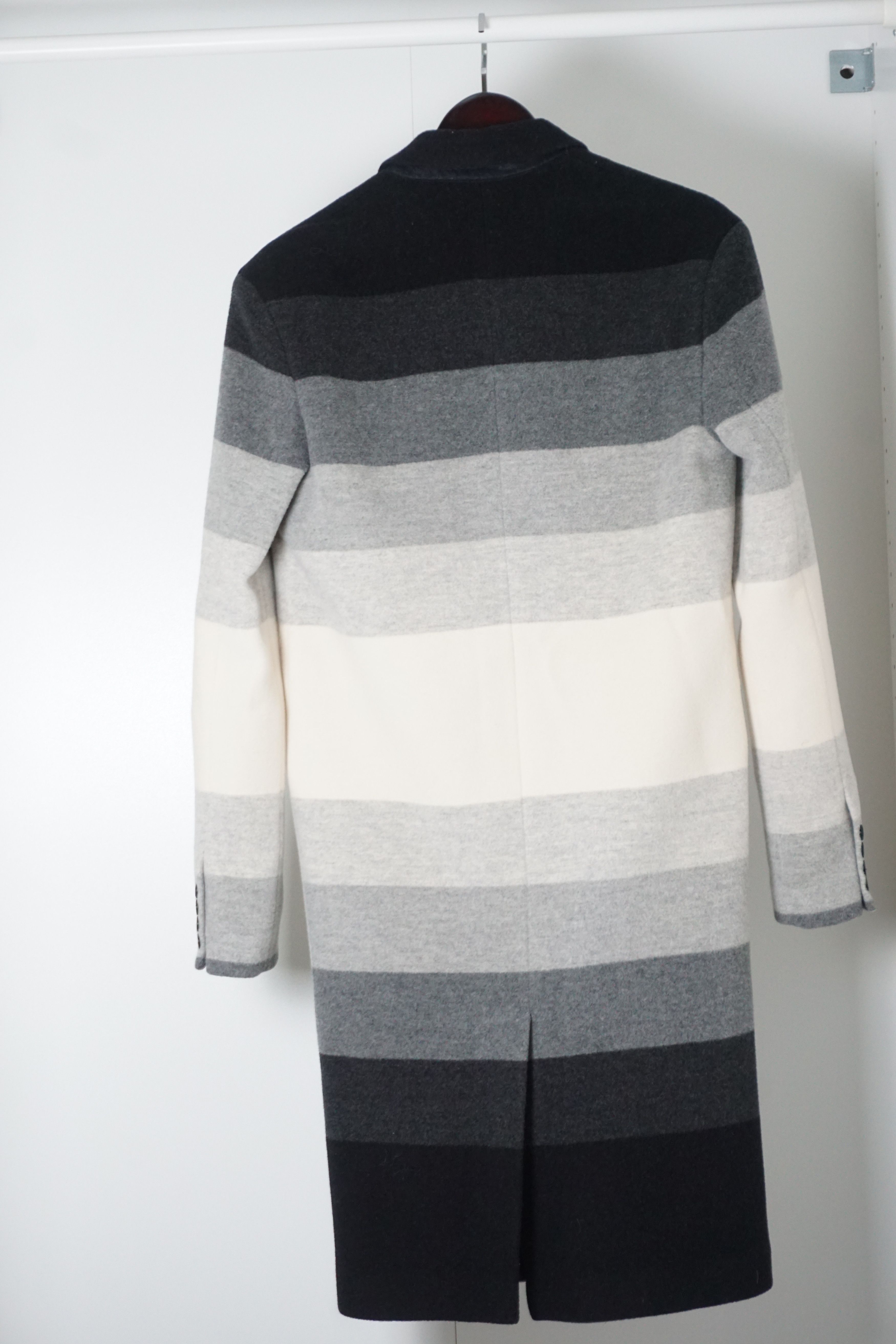 JW Anderson Degrade Coat Size US S / EU 44-46 / 1 - 5 Thumbnail