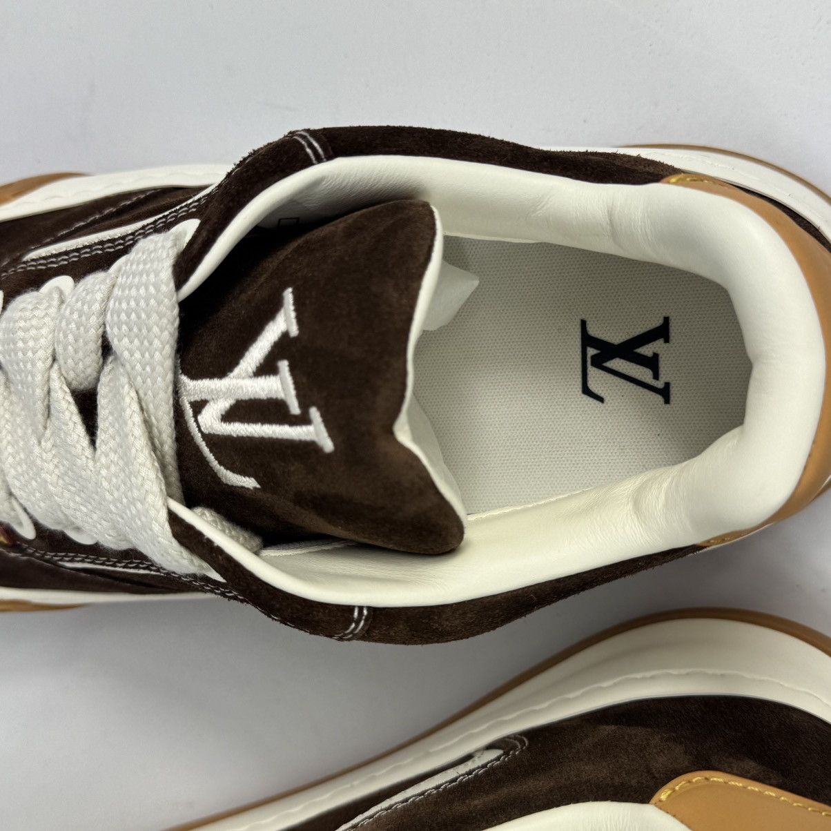 Louis Vuitton Louis Vuitton Titled Sneakers Size US 9.5 / EU 42-43 - 13 Thumbnail