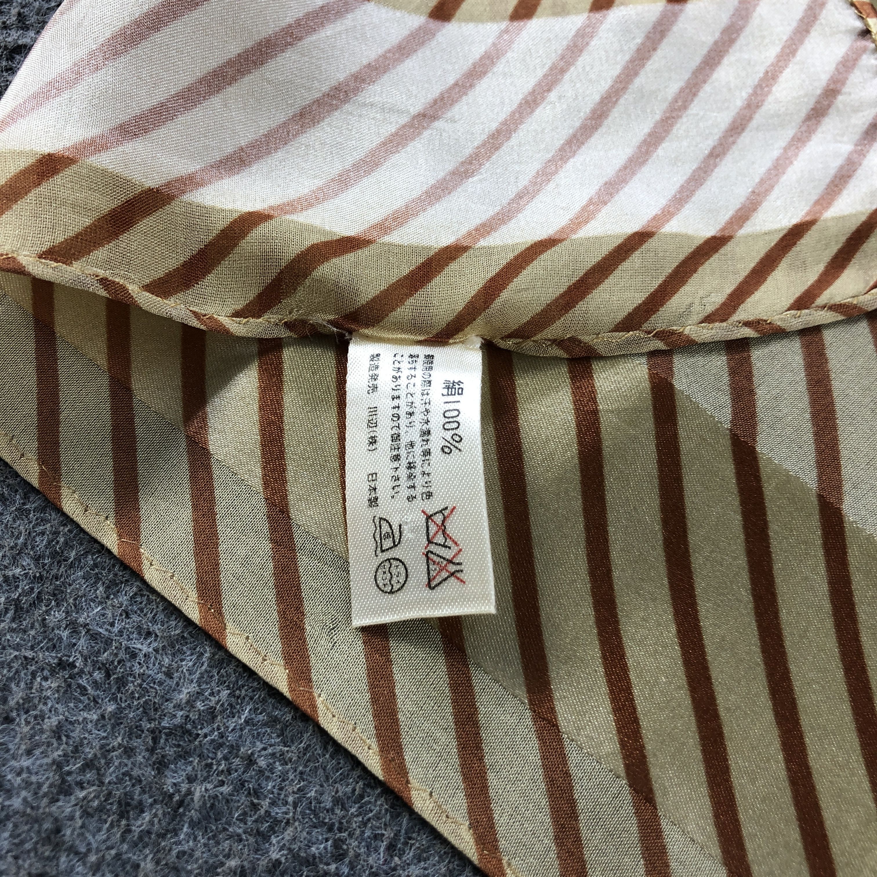 Mario Valentino Vintage Mario Valentino Slit Thread Silk Scarf M1235 Size ONE SIZE - 6 Thumbnail