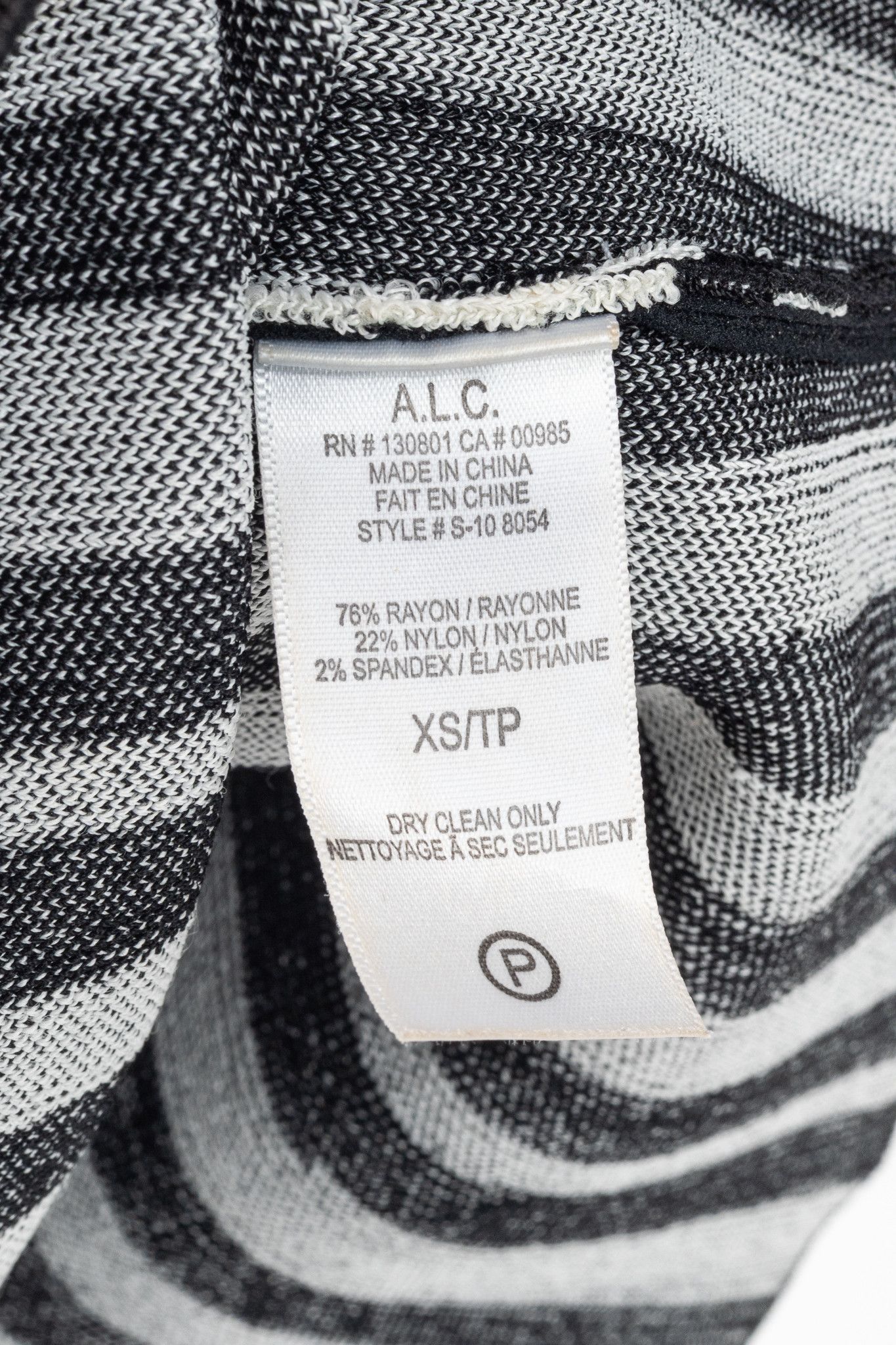 A.L.C. A.L.C. White & Black Striped Knit Pencil Skirt Size 24" / US 00 / IT 34 - 8 Thumbnail