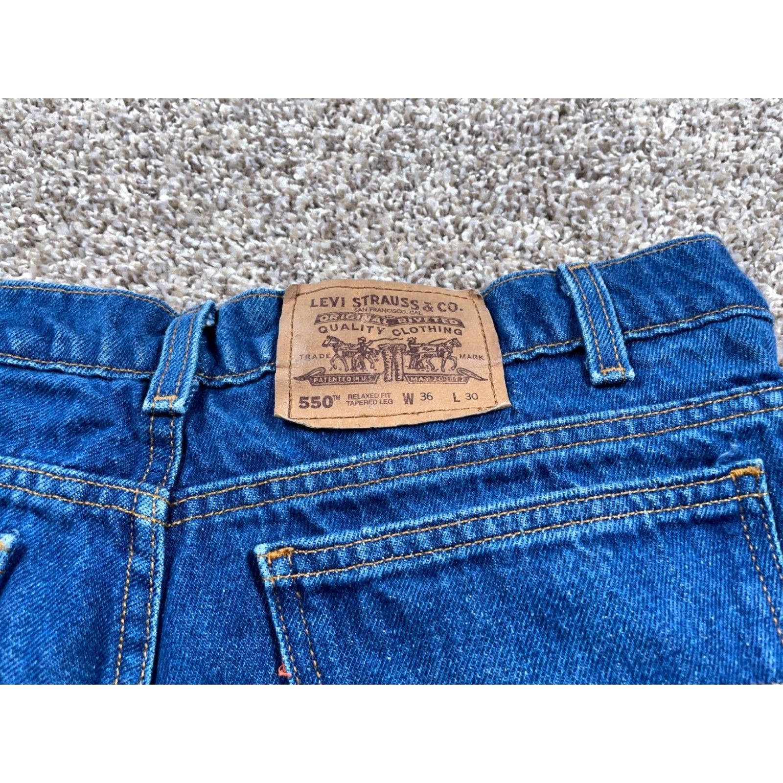 Levi's VINTAGE Levi's 550 Jeans Tapered Fit Men's 36 x 29 Blue Denim 90s Retro Grunge Size US 36 / EU 52 - 4 Thumbnail