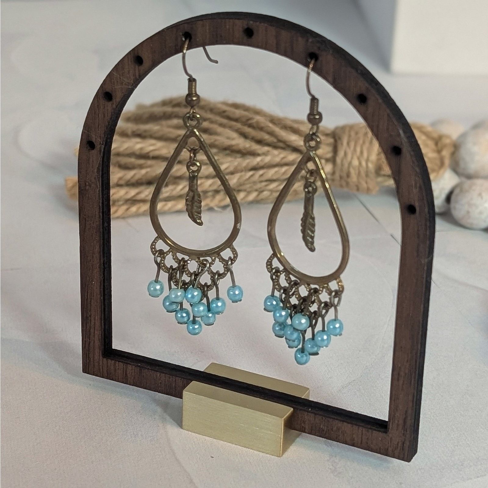 Other Boho Chic VTG 1980s Leaf & Blue Beaded Chandelier Earrings Size ONE SIZE - 2 Thumbnail