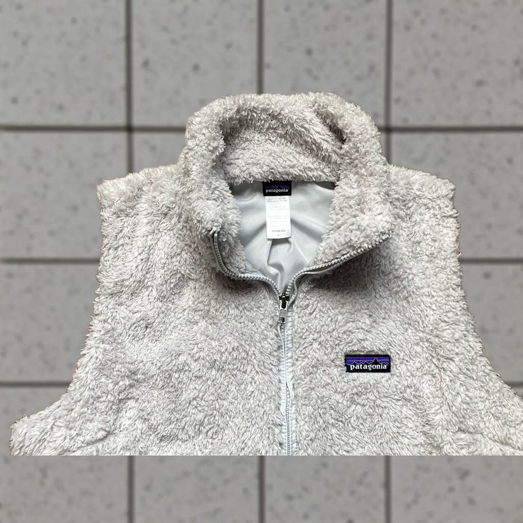 Patagonia Patagonia Vest Women's Los Gatos Full Zip Fleece Gray L Deep Pile Mid-Length Regular Size L Women Size L / US 10 / IT 46 - 1 Thumbnail