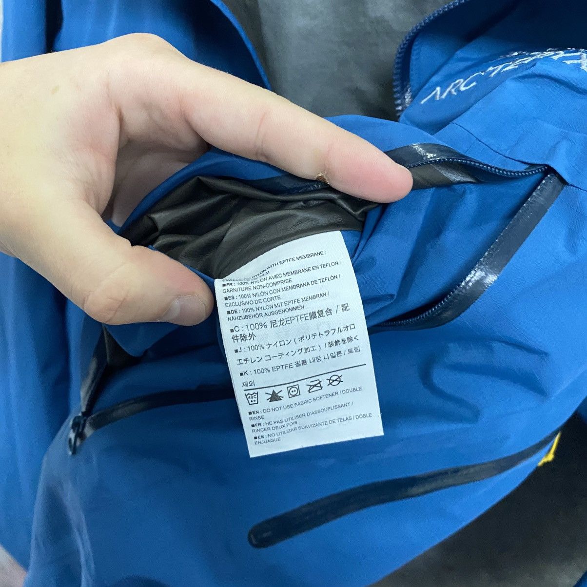 Arc'teryx Men's Arcteryx Beta Gore-Tex Jacket Size US M / EU 48-50 / 2 - 15 Thumbnail