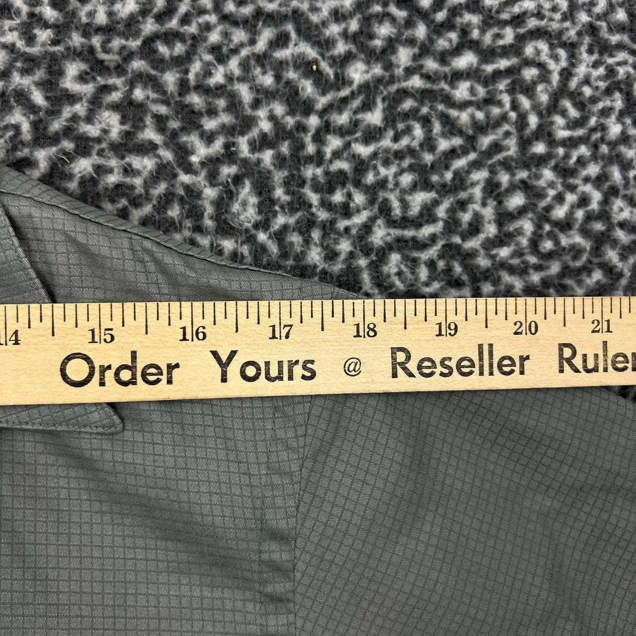 The Unbranded Brand Van Heusen Button Down Men Grey Check Front Chest Pocket M Size US M / EU 48-50 / 2 - 6 Thumbnail