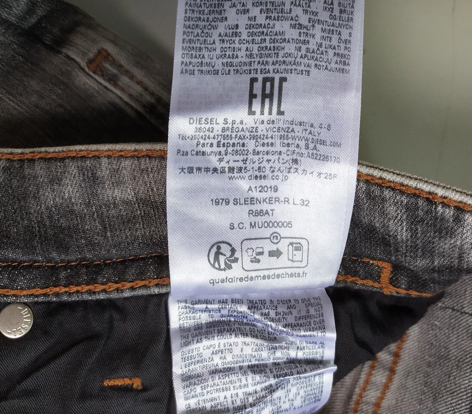 Diesel Diesel 1979 SLEENKER-R L.32 MENS JEANS SLTP/9750 Size US 31 - 9 Thumbnail