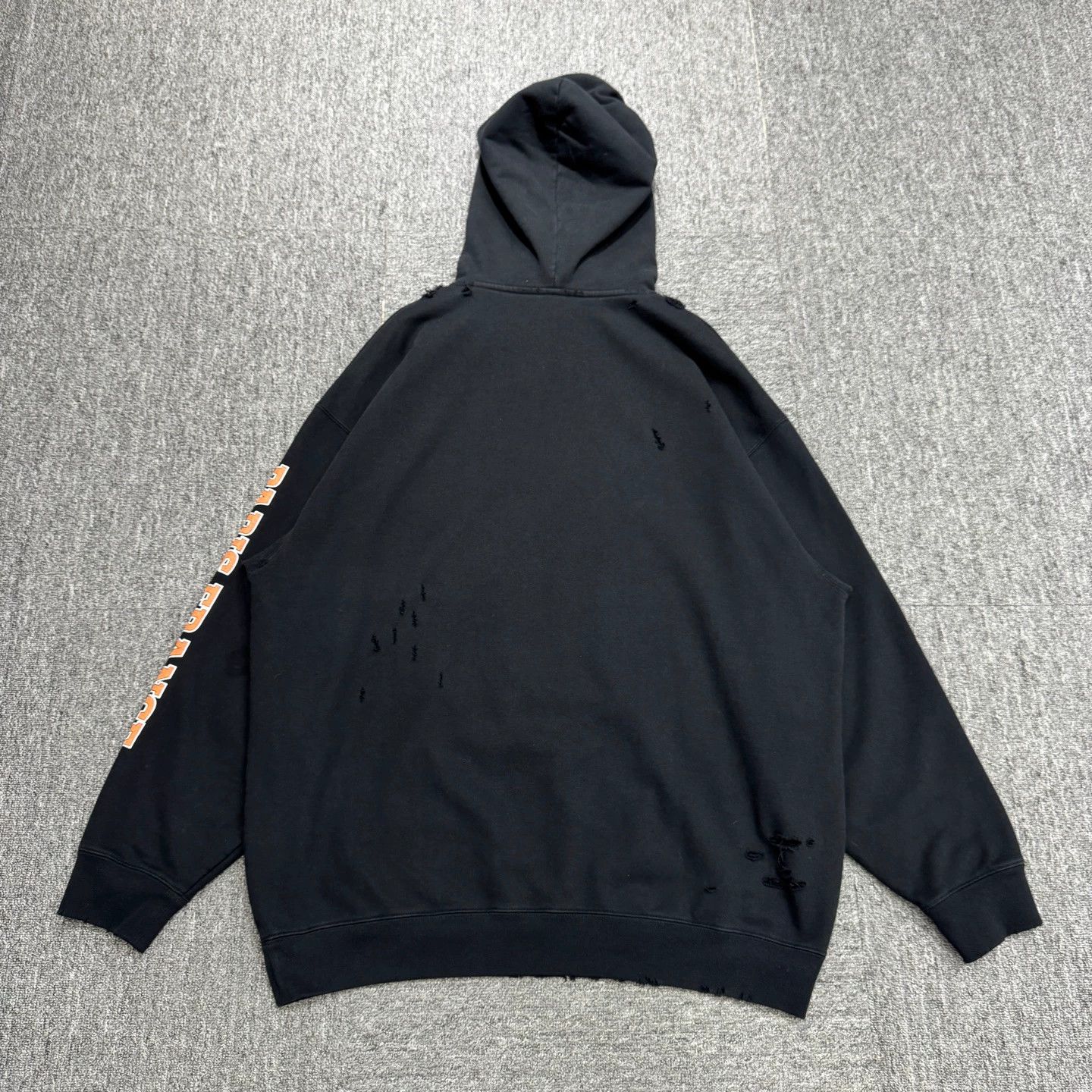 Balenciaga Balenciaga distressed hoodie xl 95new stains Size US XL / EU 56 / 4 - 5 Thumbnail