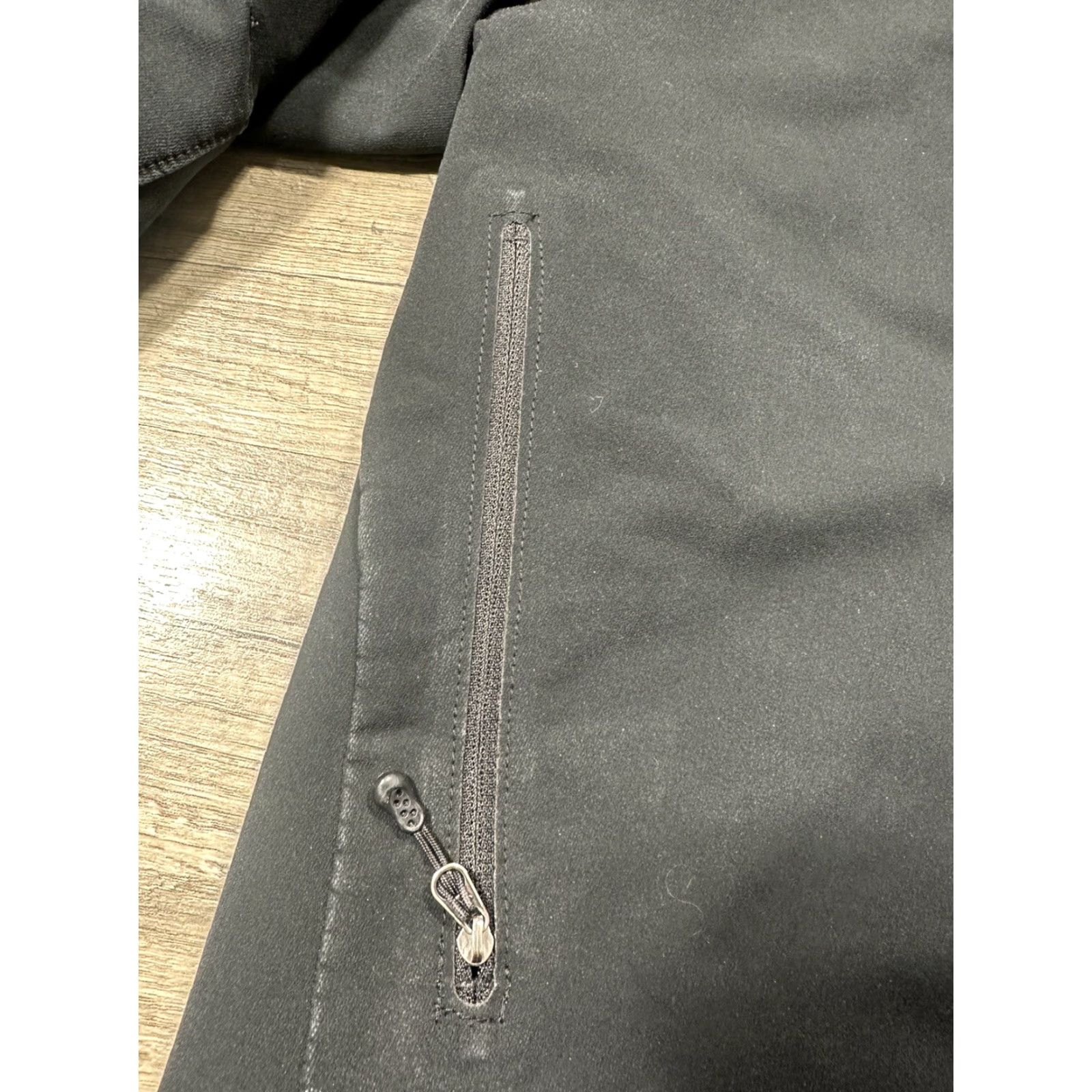 Patagonia VINTAGE Patagonia Jacket Women’s S Black Nylon Polyester Logo Pockets Outdoors Velvety? Size S / US 4 / IT 40 - 6 Thumbnail