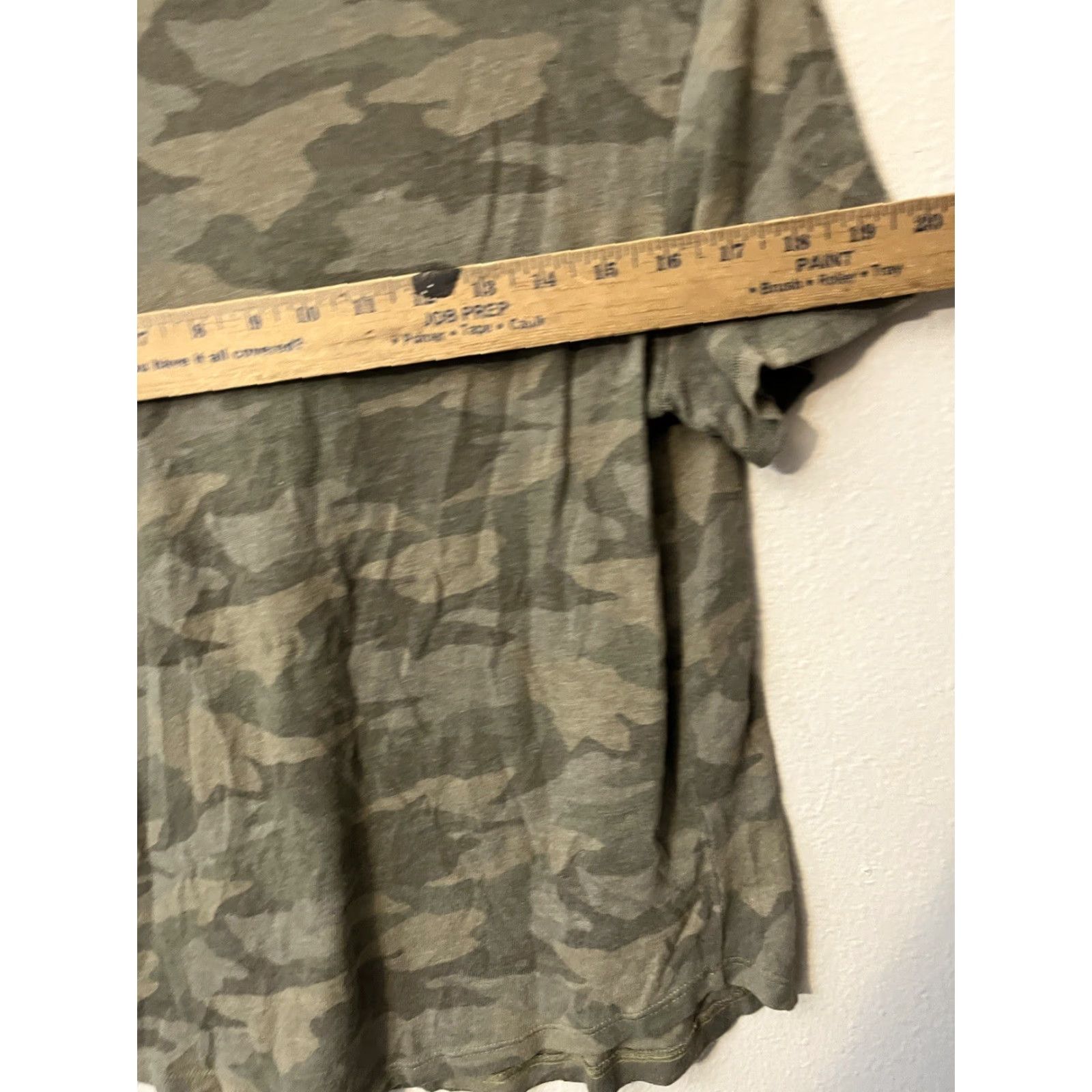 American Eagle Outfitters VINTAGE American Eagle Outfitters Women's T-Shirt Casual Short Sleeve V-Neck Camouflage Green Size M Size M / US 6-8 / IT 42-44 - 5 Thumbnail