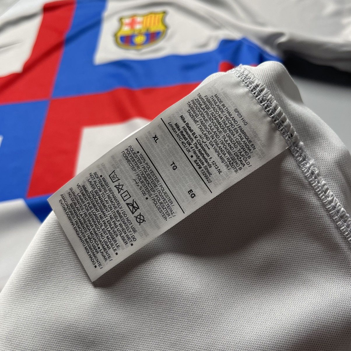 Nike × Vintage BARCELONA NIKE 2022/2023 FOOTBALL THIRD JERSEY #5 BUSQUETS Size US XL / EU 56 / 4 - 13 Thumbnail