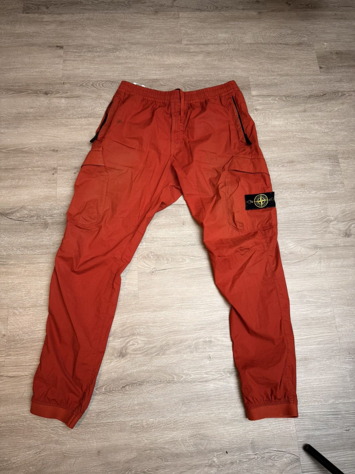 Stone Island Stone Island RE-T Red Nylon Cargo Joggers (W34) Size US 34 / EU 50 - 1 Thumbnail