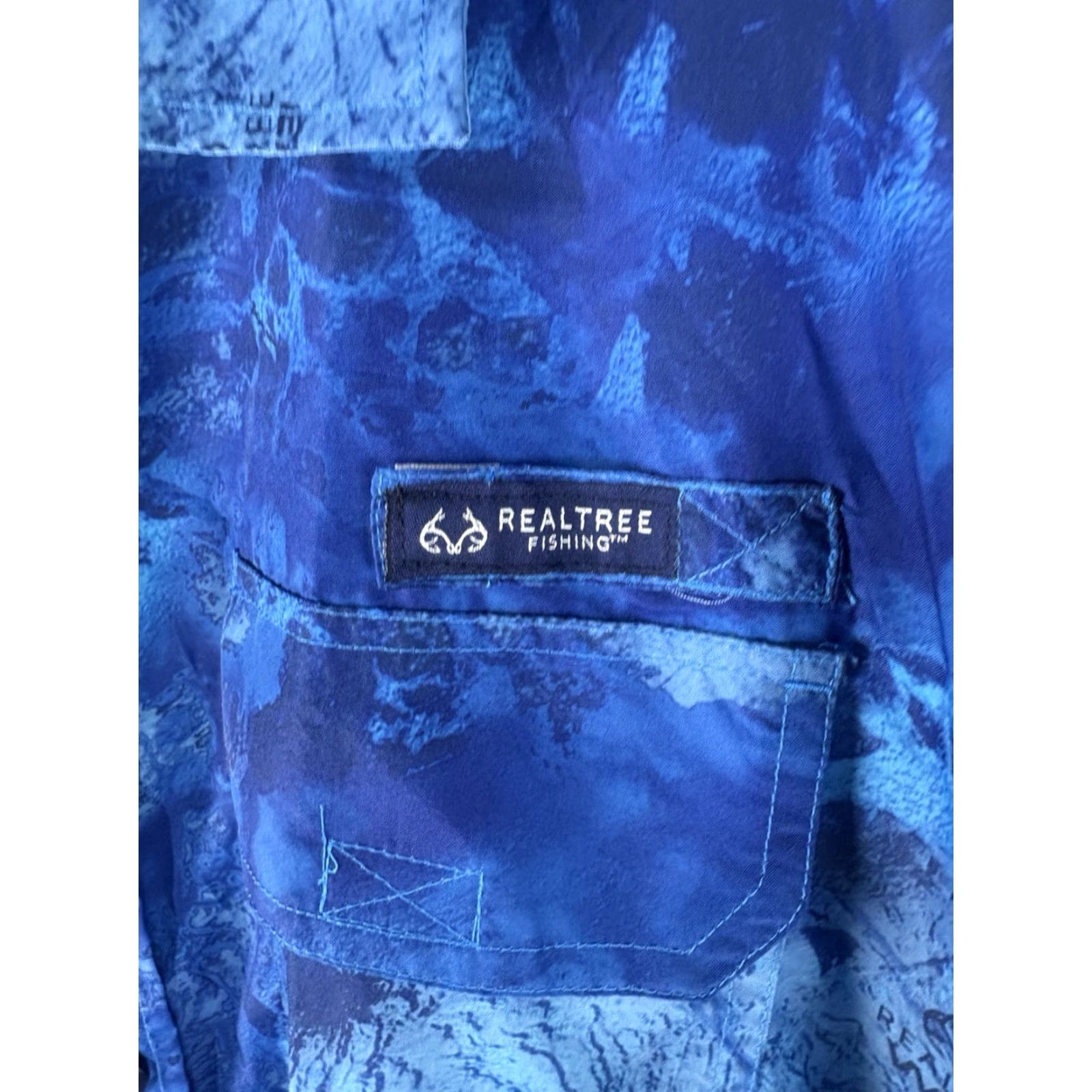 Realtree Realtree Fishing Blue Button Up Men’s Size XXL India Size US XXL / EU 58 / 5 - 3 Thumbnail