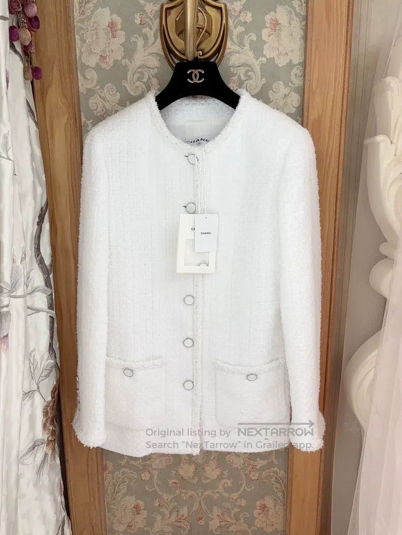 Chanel Chanel 25s White Moonlight Jacket Size XXS / US 00 / IT 34 - 1 Thumbnail