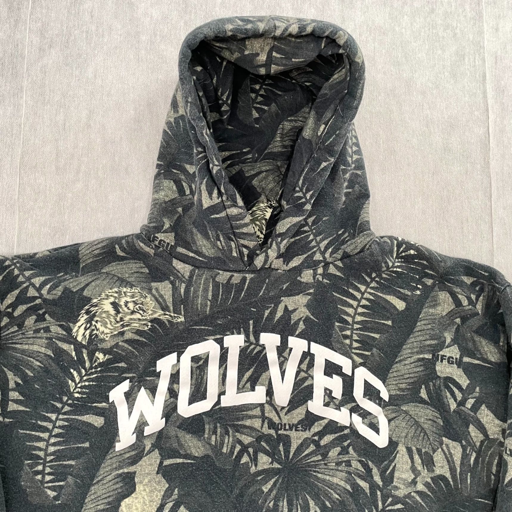Vintage VINTAGE Drac Sport Sweater Womens Small Floral Wolves Pullover Hoodie Limited Edition S Size S / US 4 / IT 40 - 2 Thumbnail