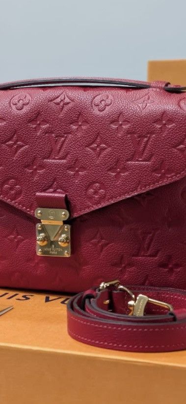 Louis Vuitton Louis Vuitton Red Monogram Empreinte Pochette Metis Size ONE SIZE - 22 Thumbnail