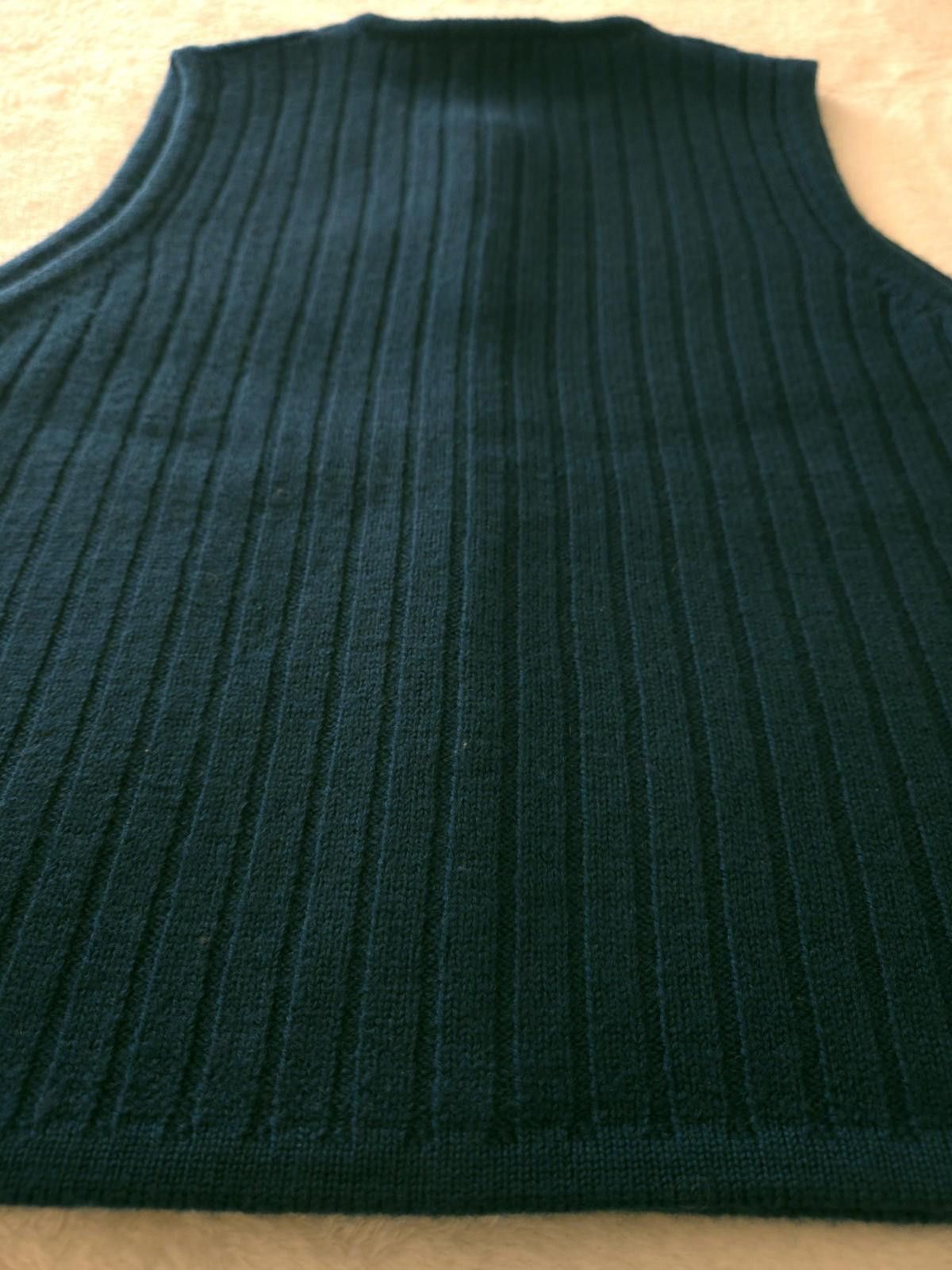 Pierre Cardin Pierre Cardin Vtg 100% Wool Sweater Vest Large Blue Preppy Size L / US 10 / IT 46 - 4 Thumbnail