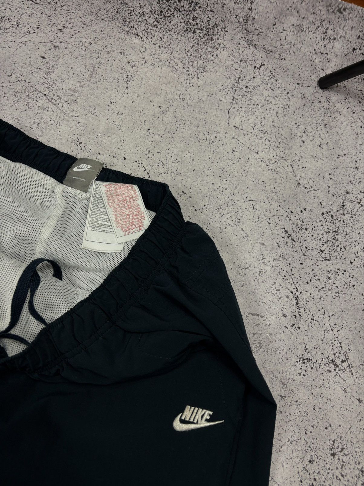 Nike Nike drill nylon sport pants , vintage logo , zip hill Size US 34 / EU 50 - 2 Thumbnail