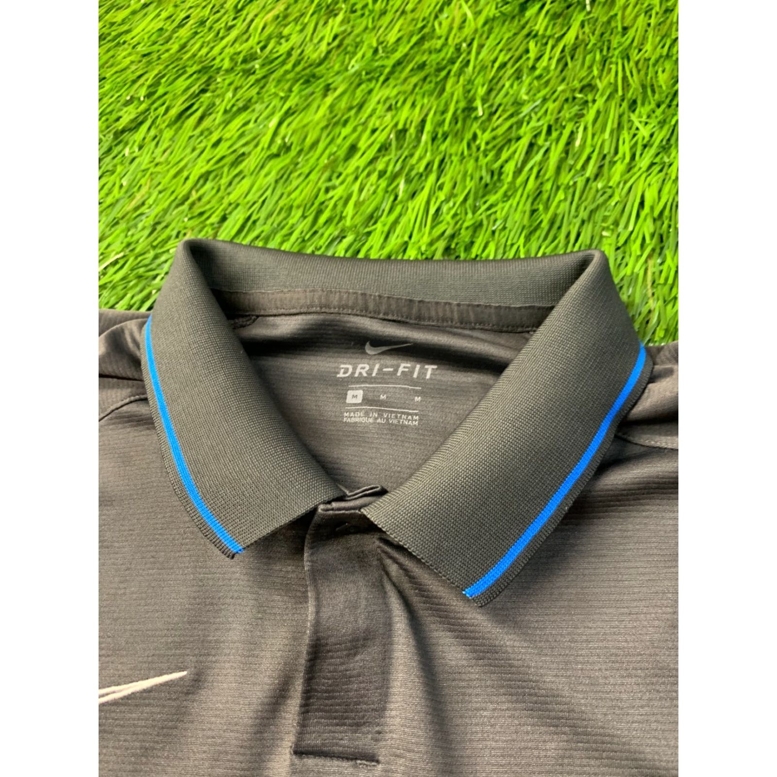 Nike Nike Dry Academy Pro Dri-Fit Football Polo Shirt Mens M Gray and Blue 2020 Nike Dri-FIT Football Polo Shirt Mens M Size US M / EU 48-50 / 2 - 4 Thumbnail