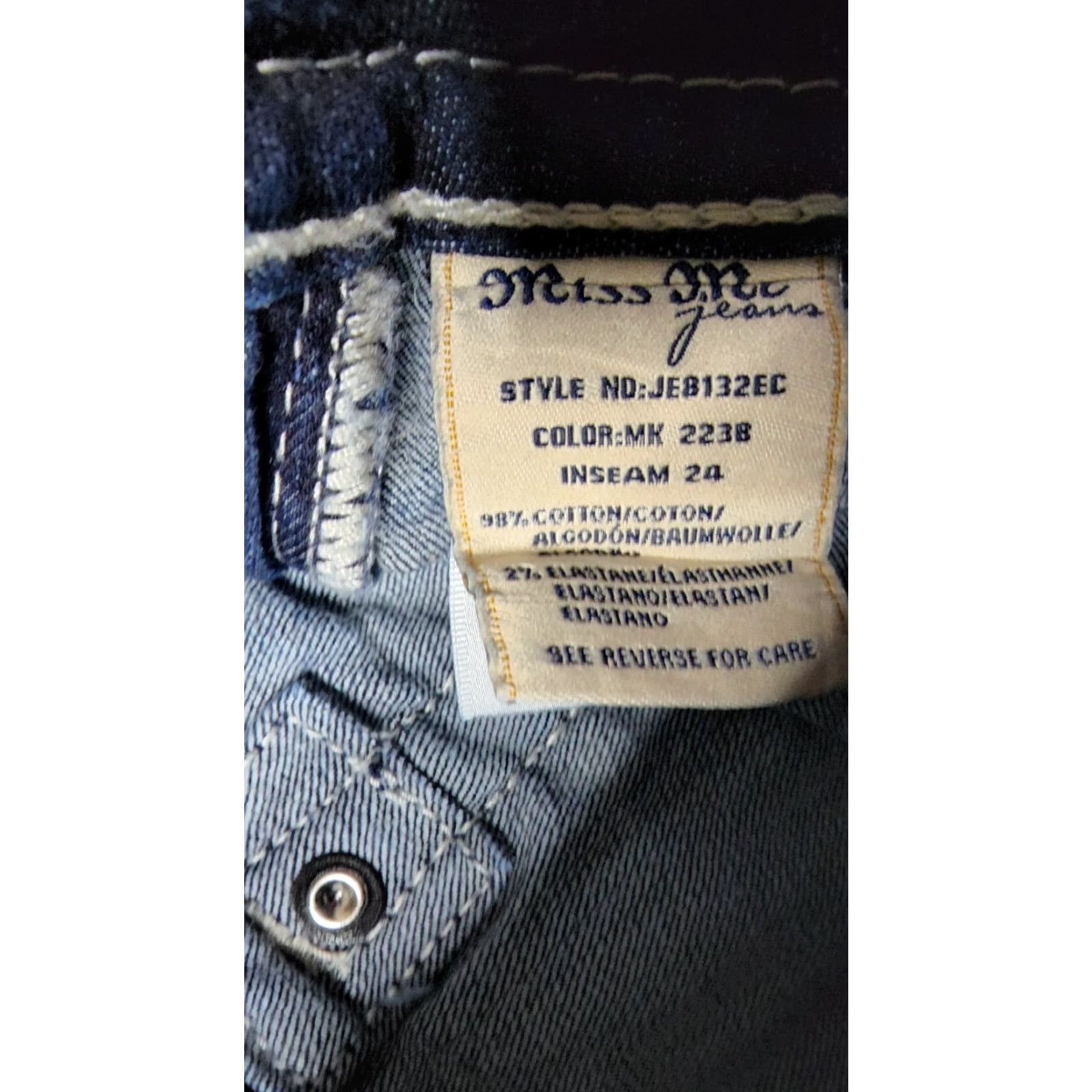Miss Me Womens Miss Me Jeans JE8132EC Mid Rise Cropped Size 26 Blue Rhinestone Accents Womens 26 Jeans Cropped 90s/2000s Style Size 26" / US 2 / IT 38 - 6 Thumbnail